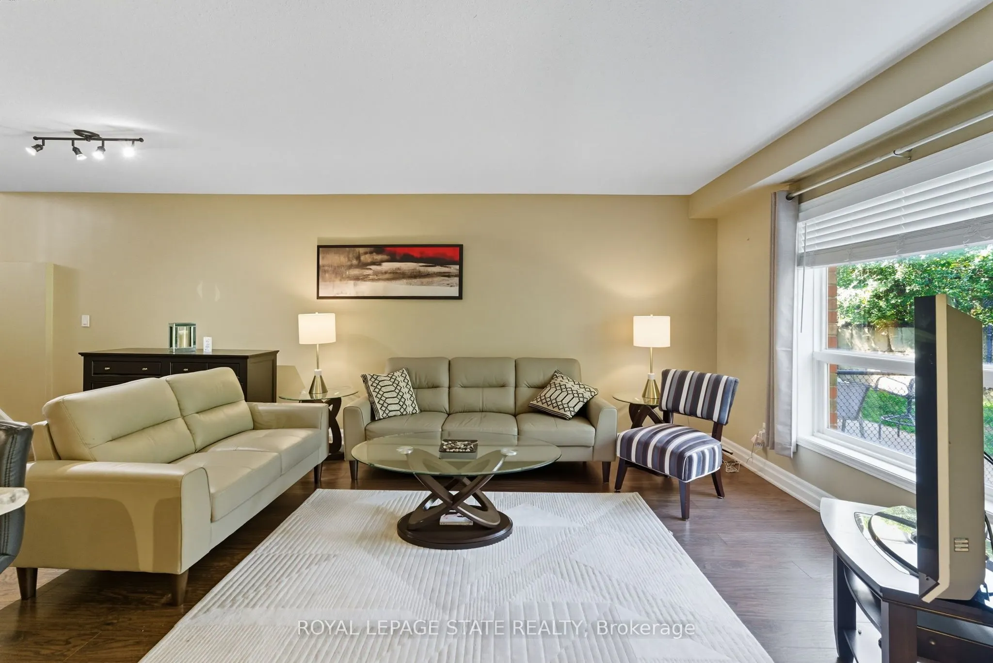 27 Glenhollow Drive