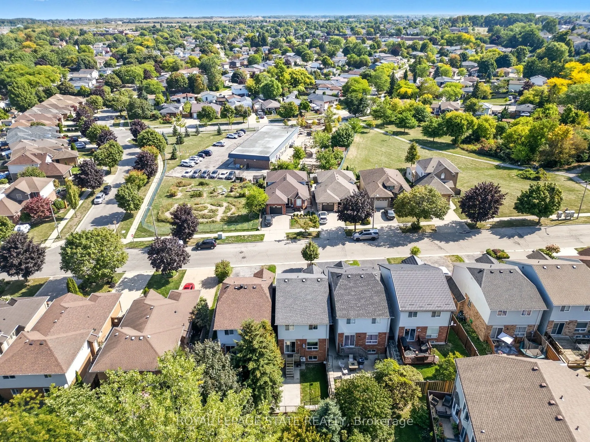 27 Glenhollow Drive