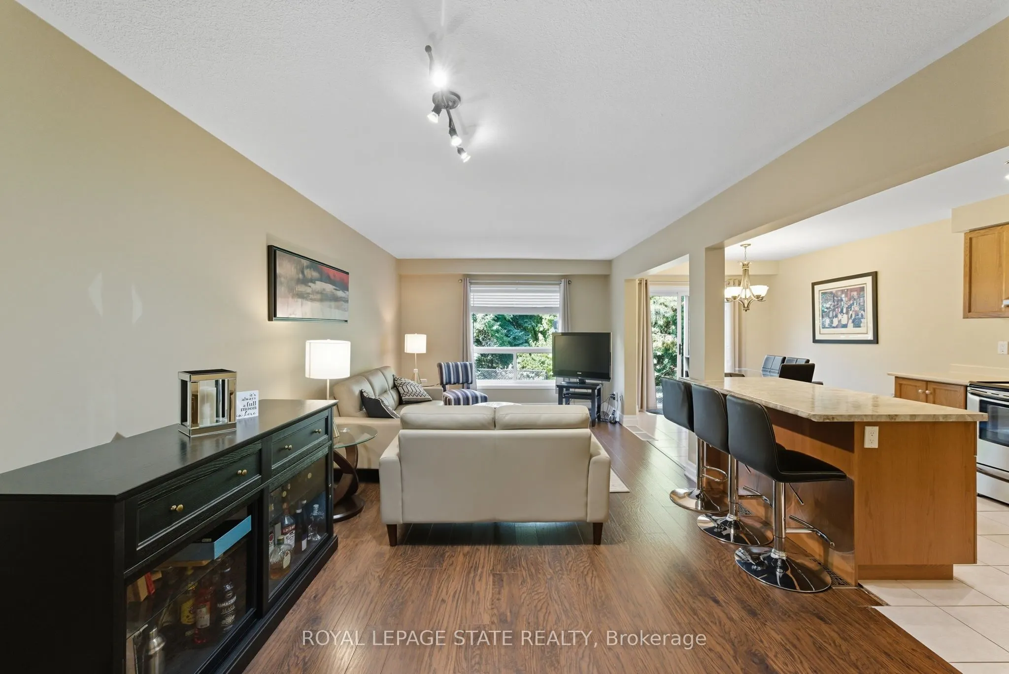 27 Glenhollow Drive