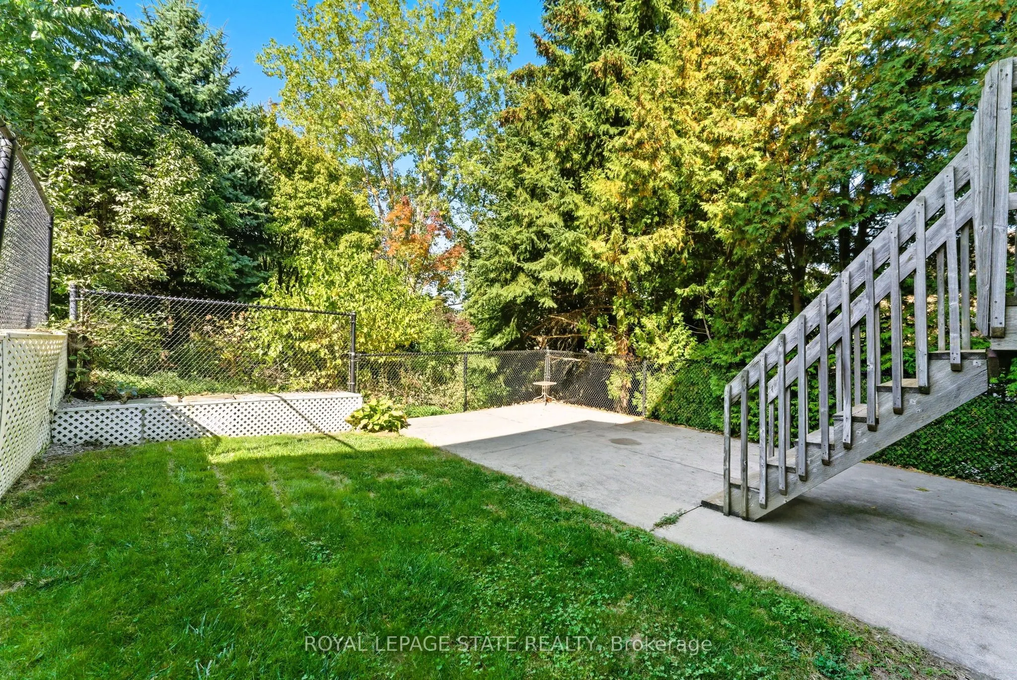 27 Glenhollow Drive