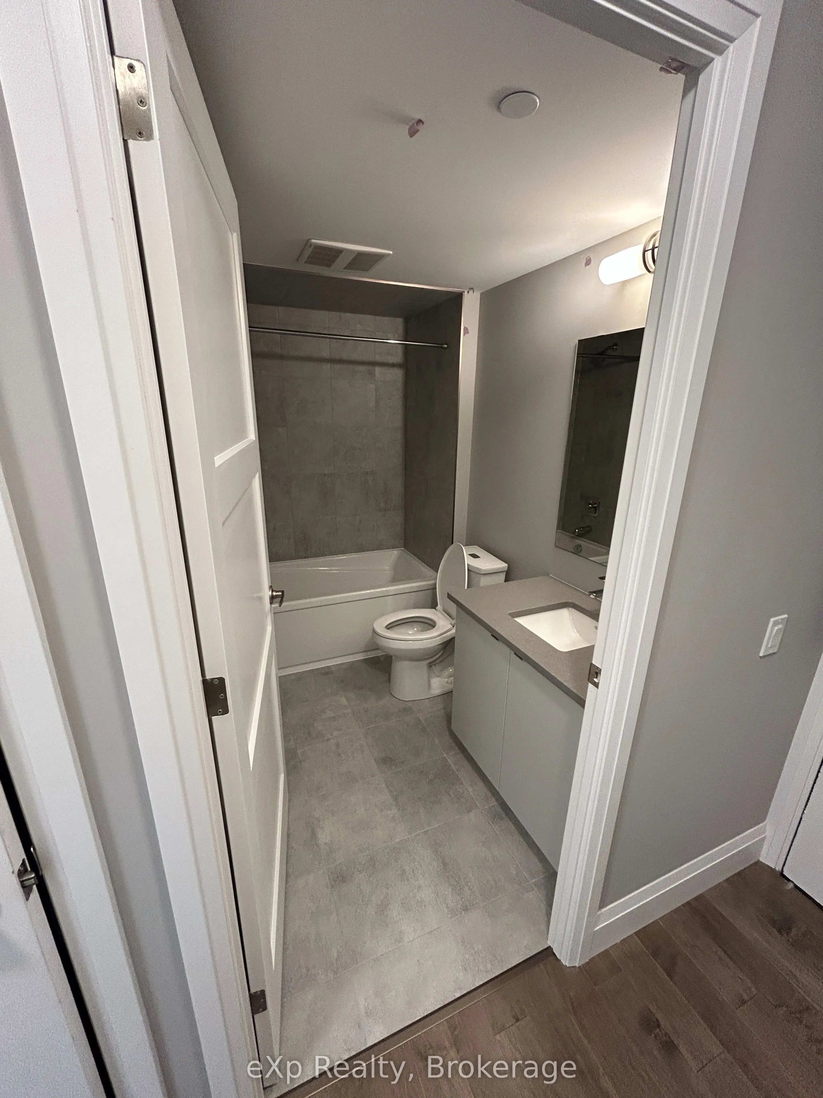 93 Arthur Street S, #1203