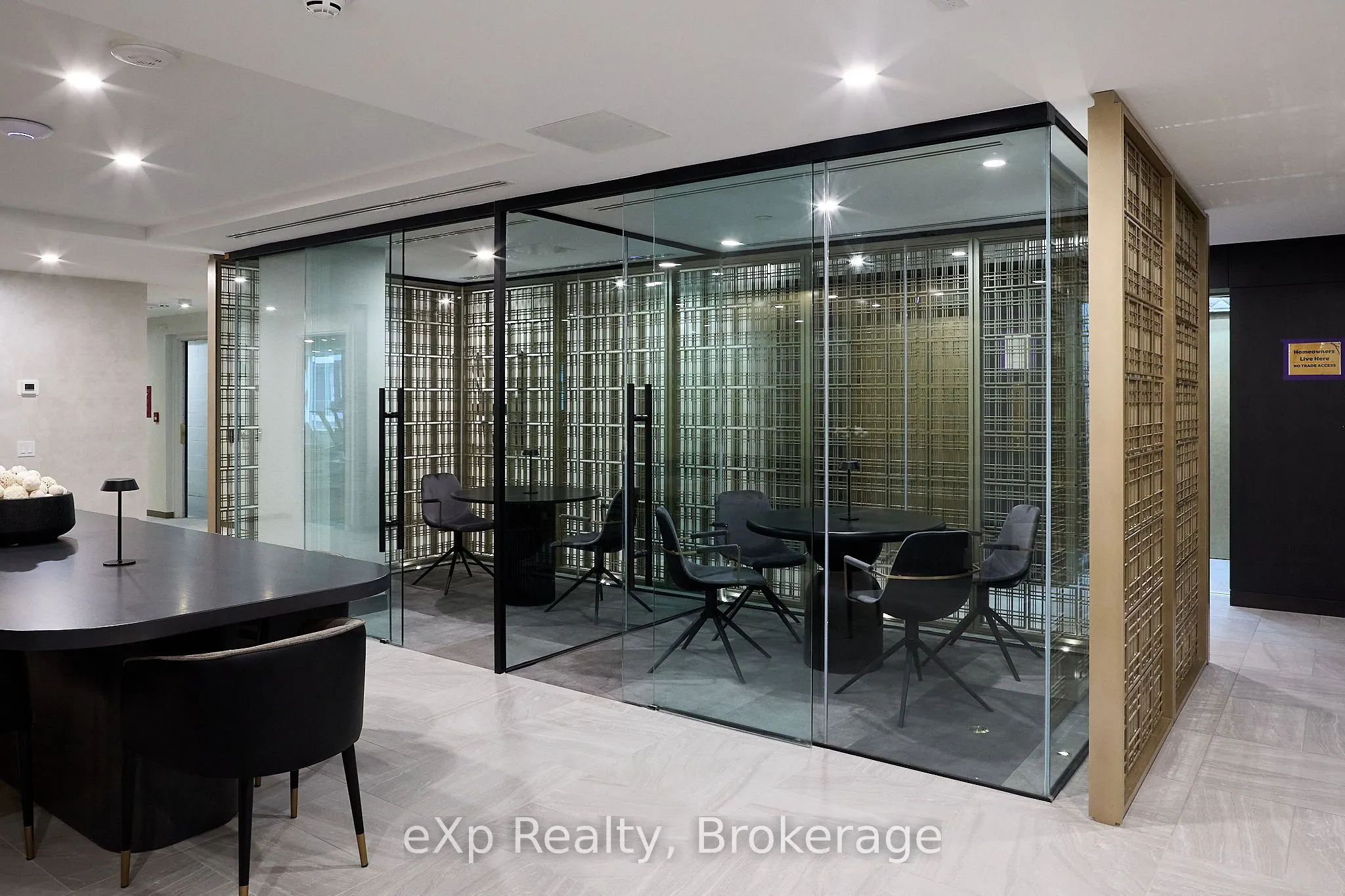 93 Arthur Street S, #1203