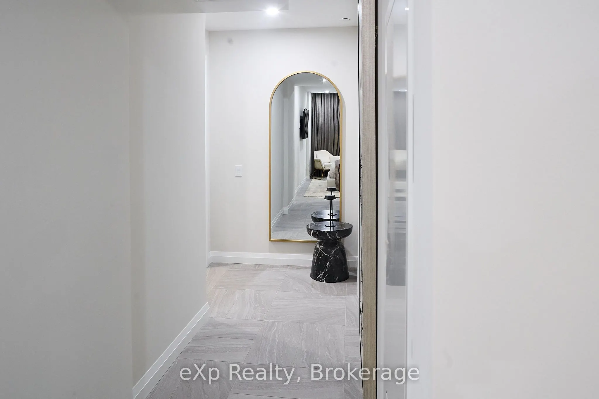93 Arthur Street S, #1203