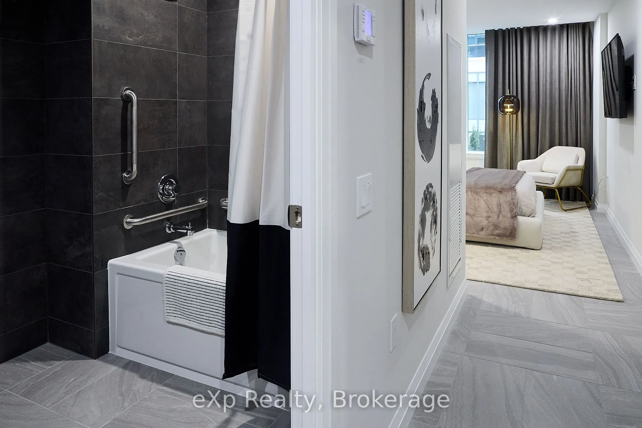 93 Arthur Street S, #1203