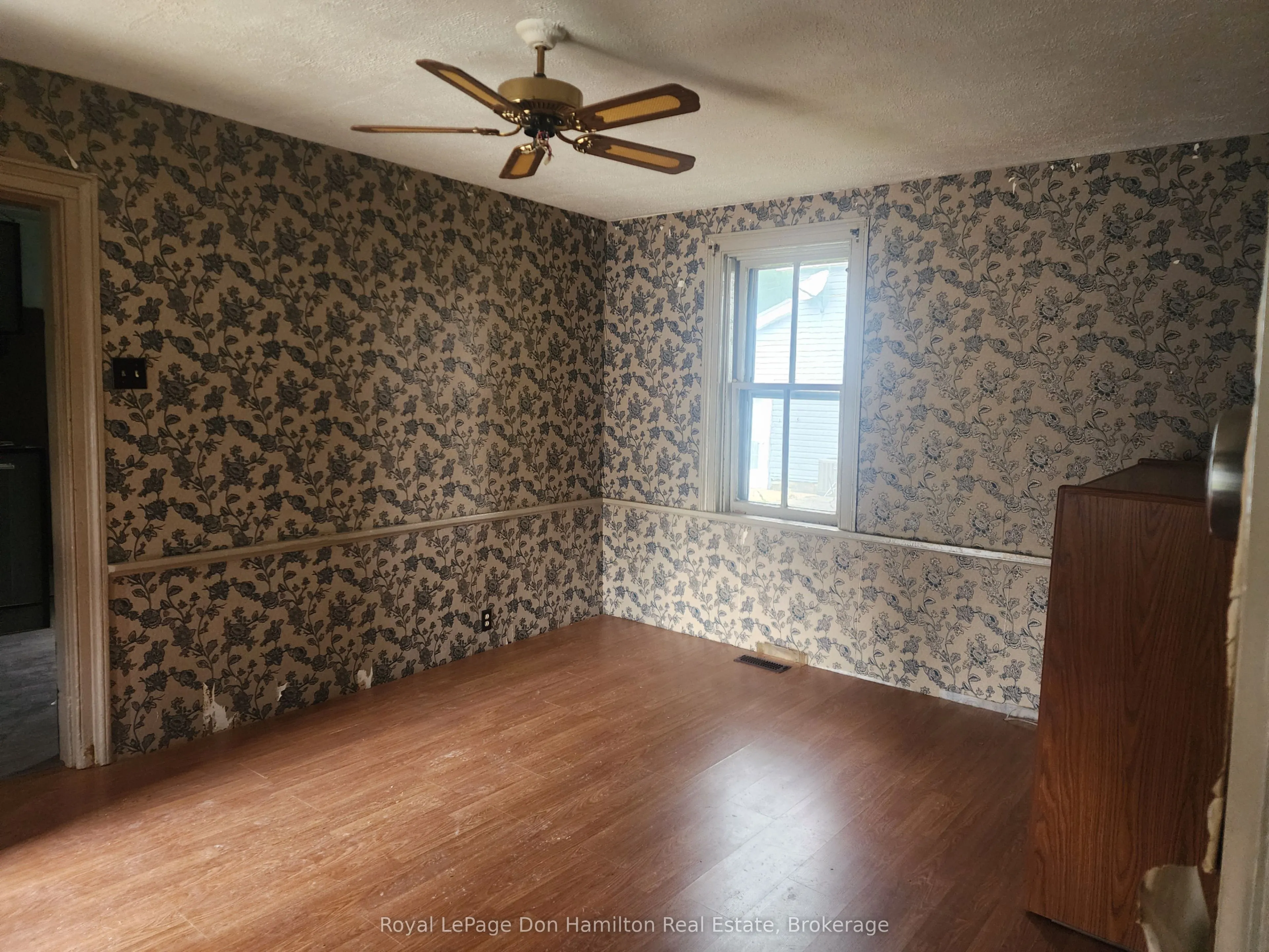 21 Peter Street S