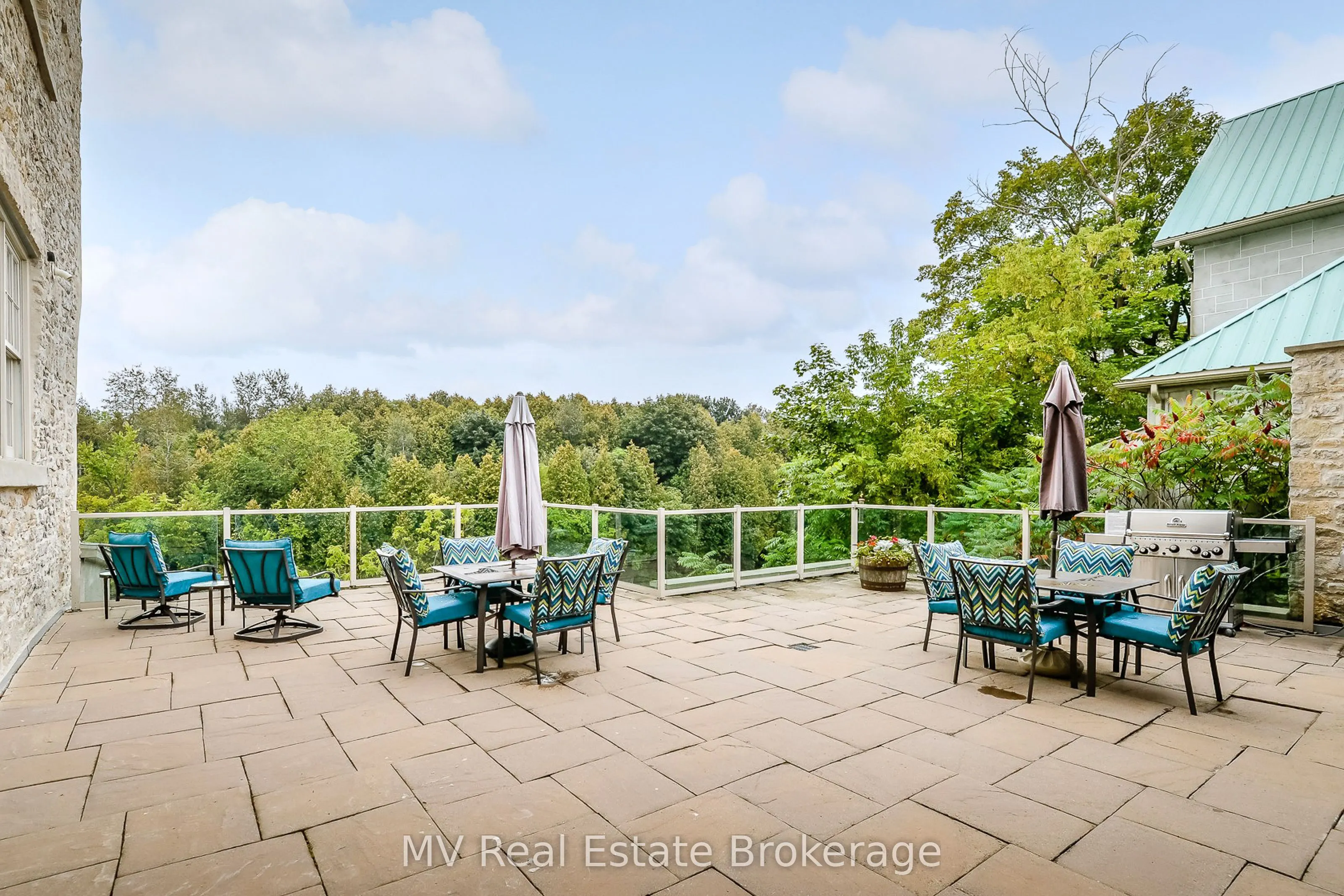 478 St Andrew Street E, #104