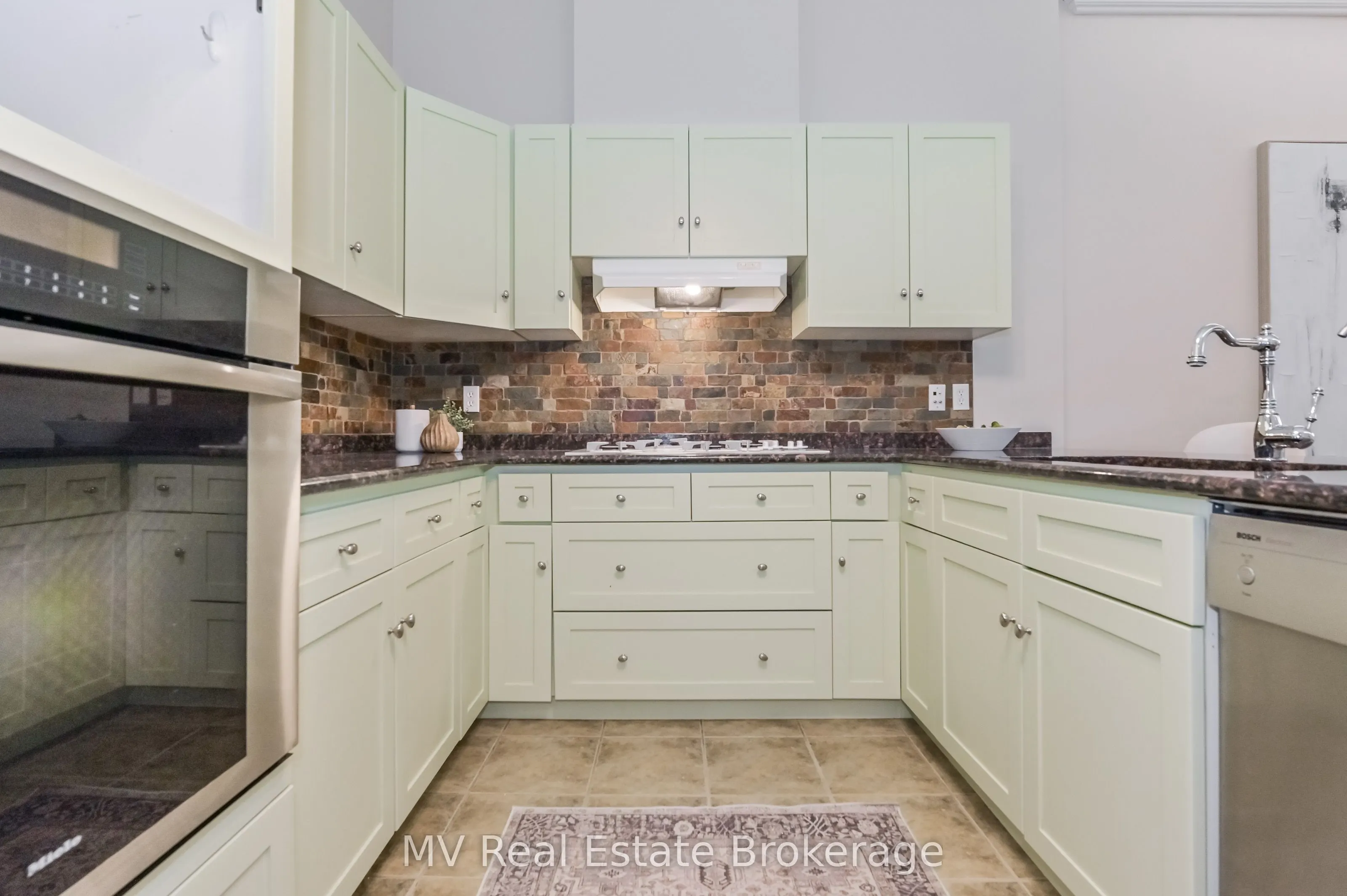 478 St Andrew Street E, #104