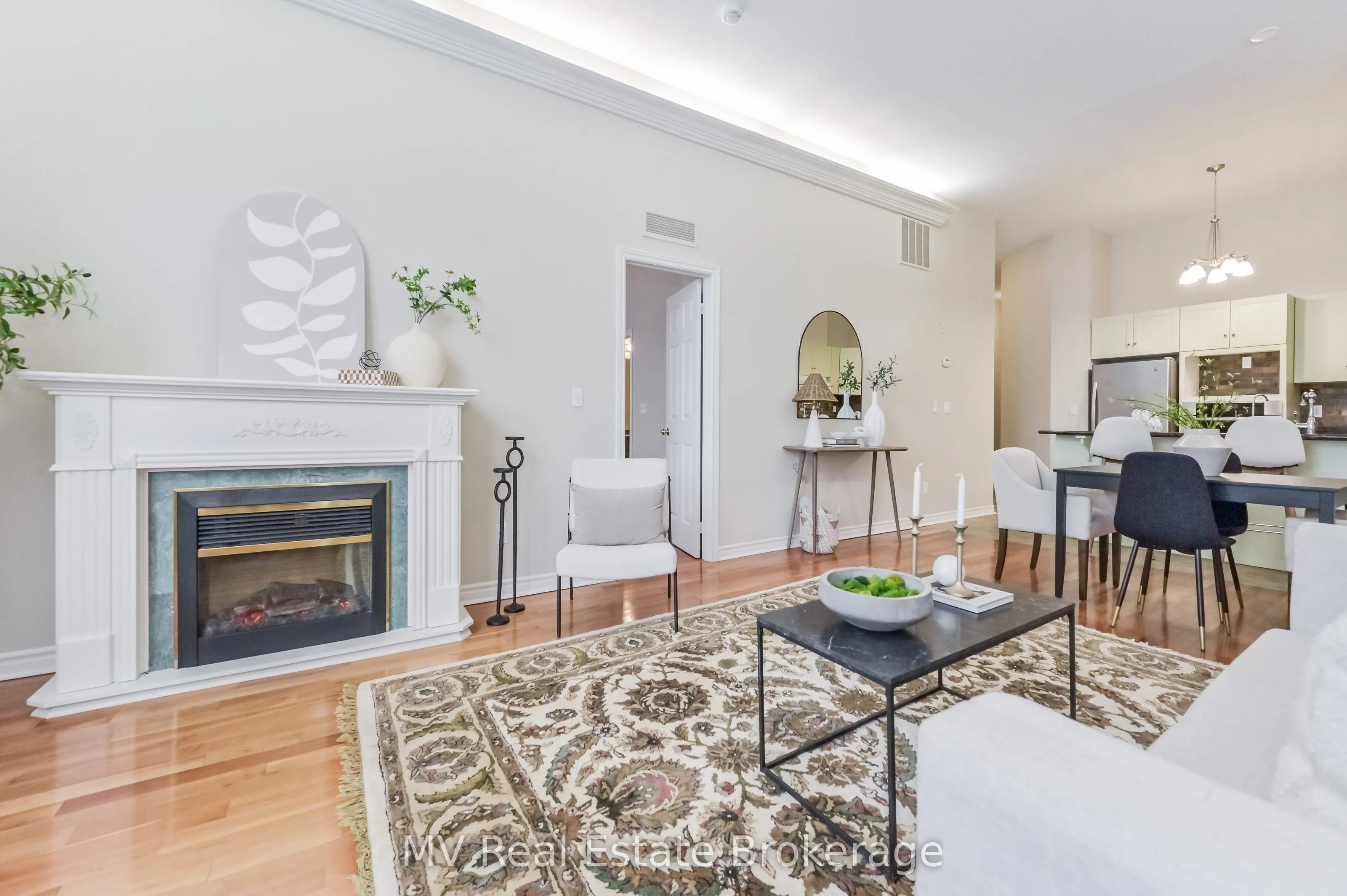478 St Andrew Street E, #104