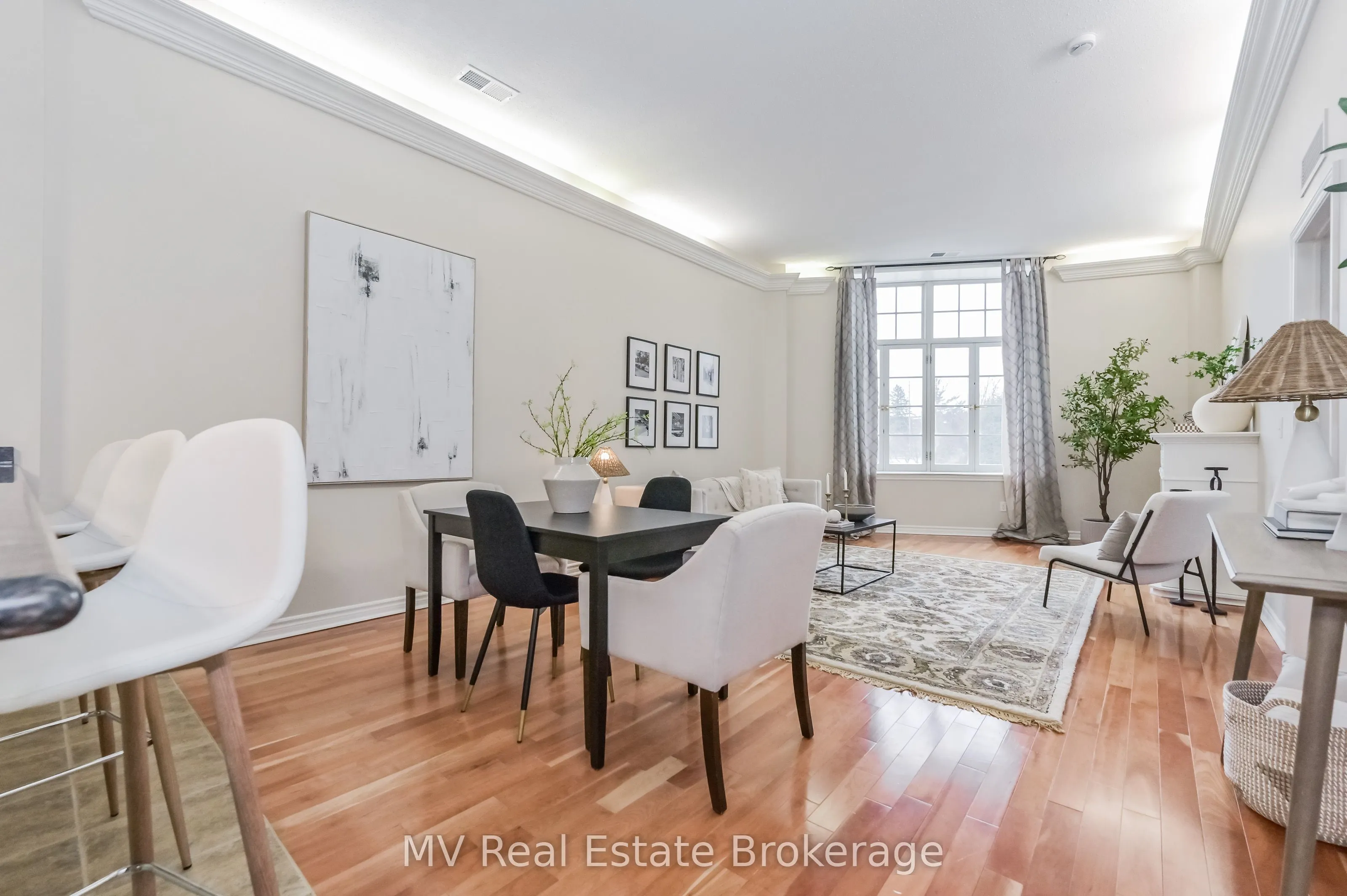 478 St Andrew Street E, #104