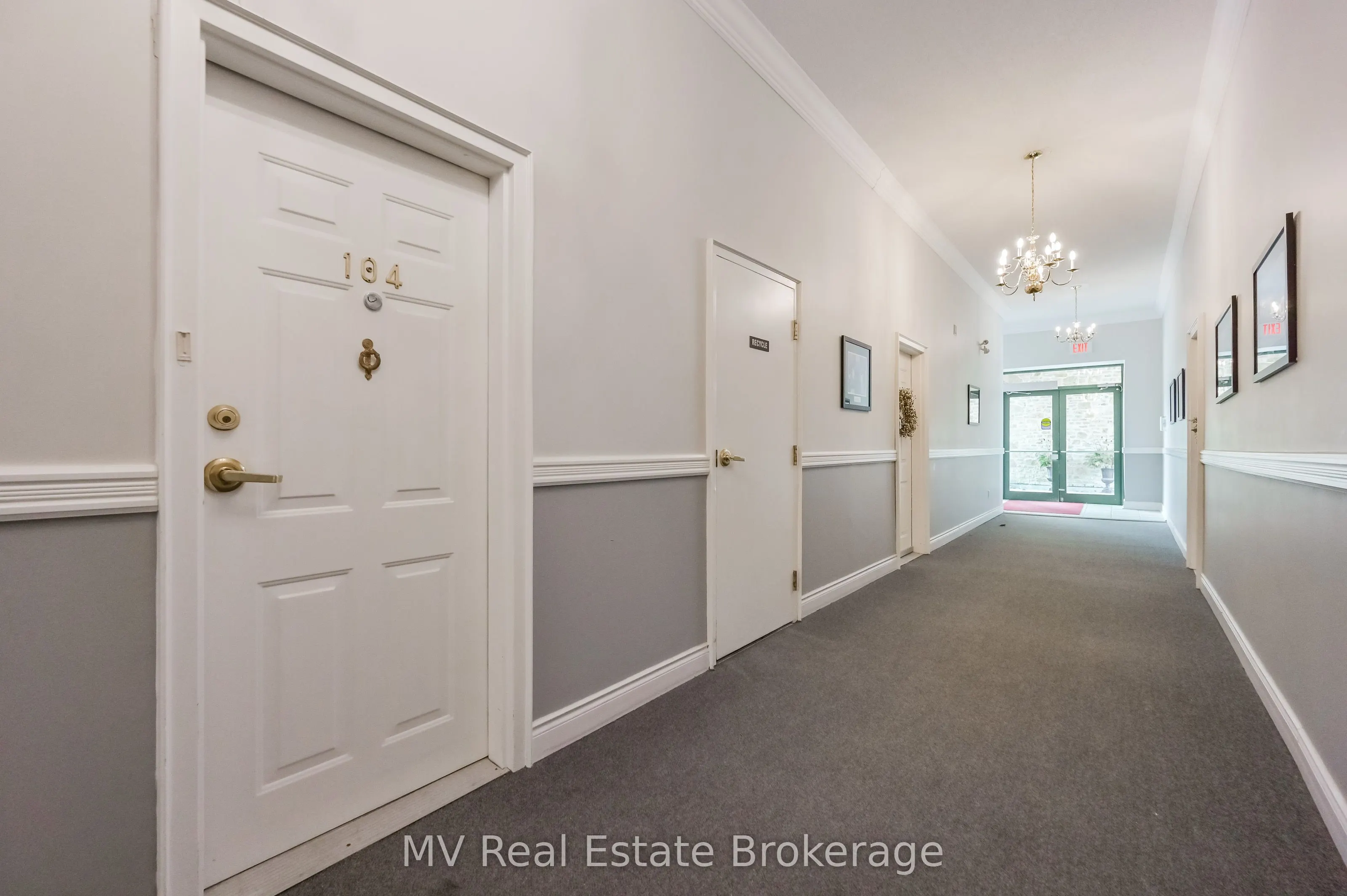 478 St Andrew Street E, #104