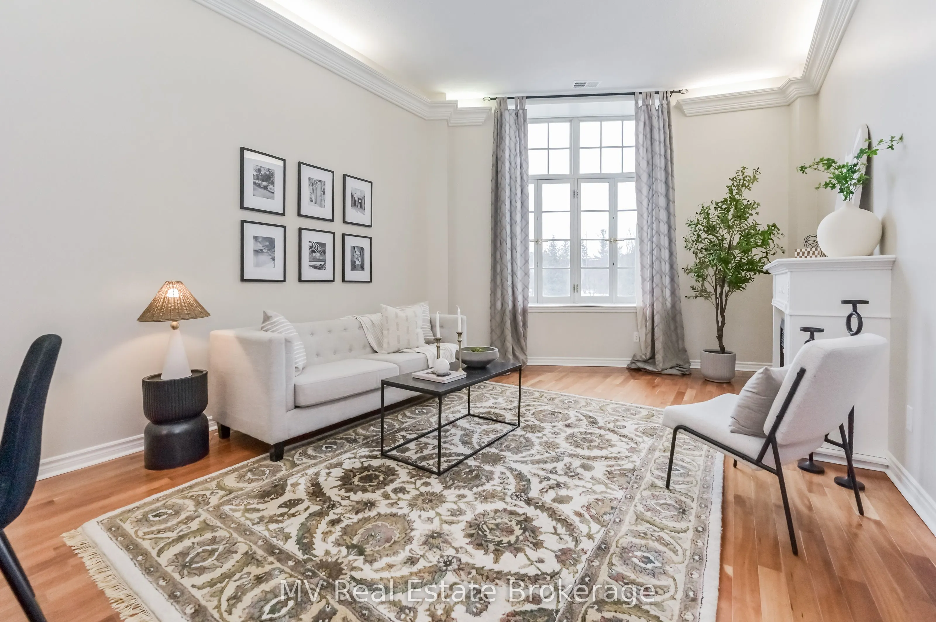 478 St Andrew Street E, #104