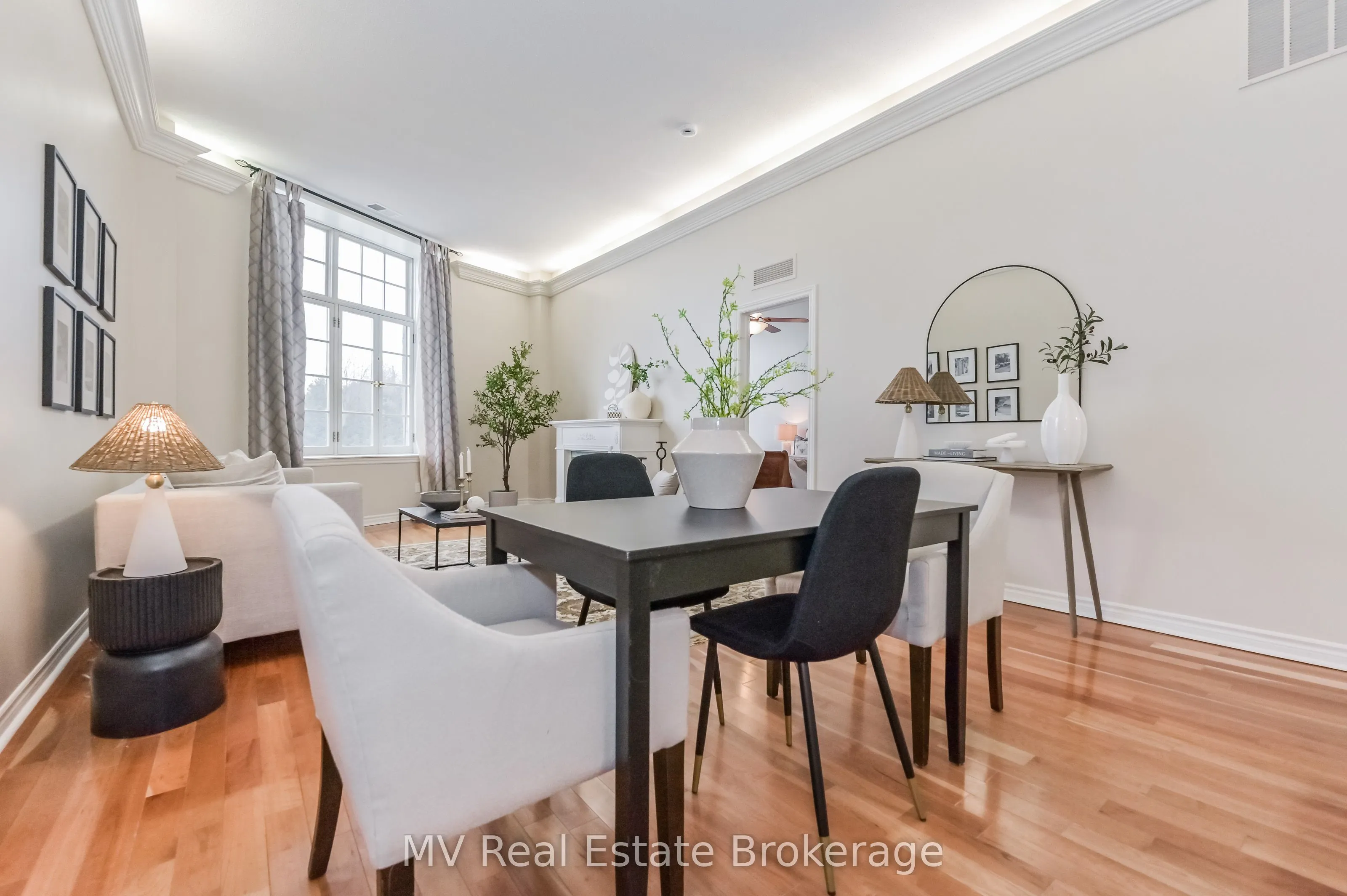 478 St Andrew Street E, #104