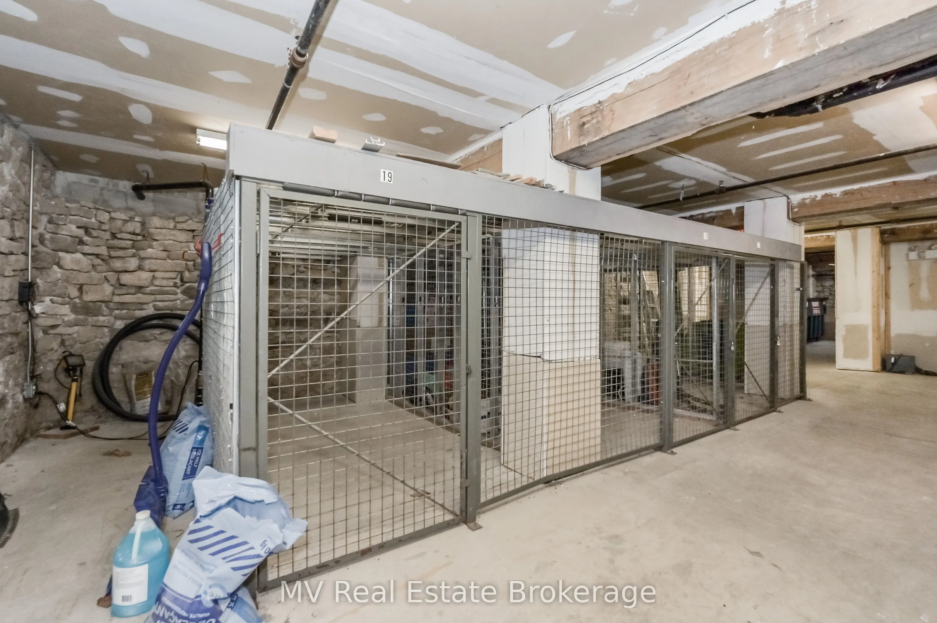 478 St Andrew Street E, #104