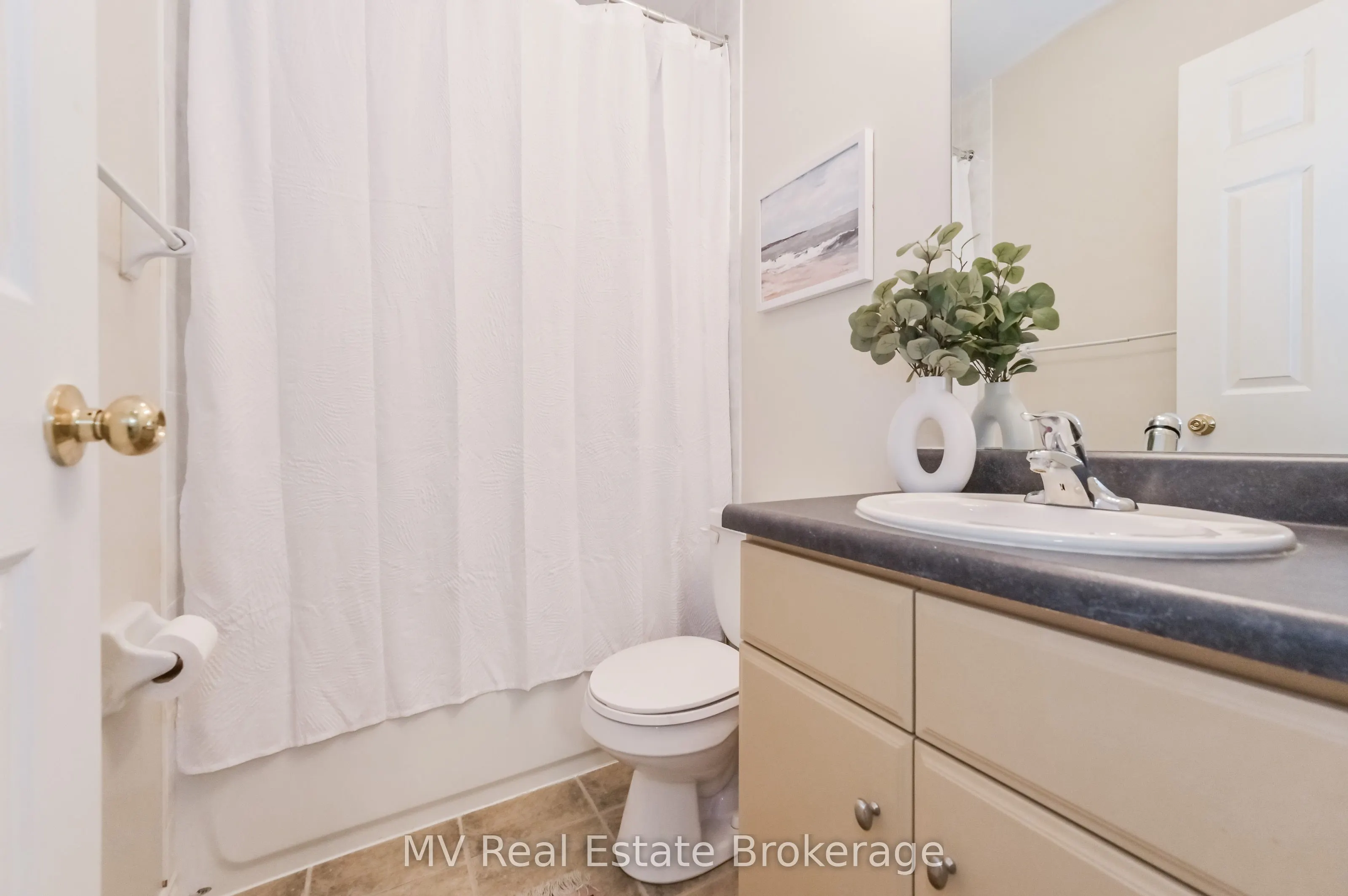 478 St Andrew Street E, #104