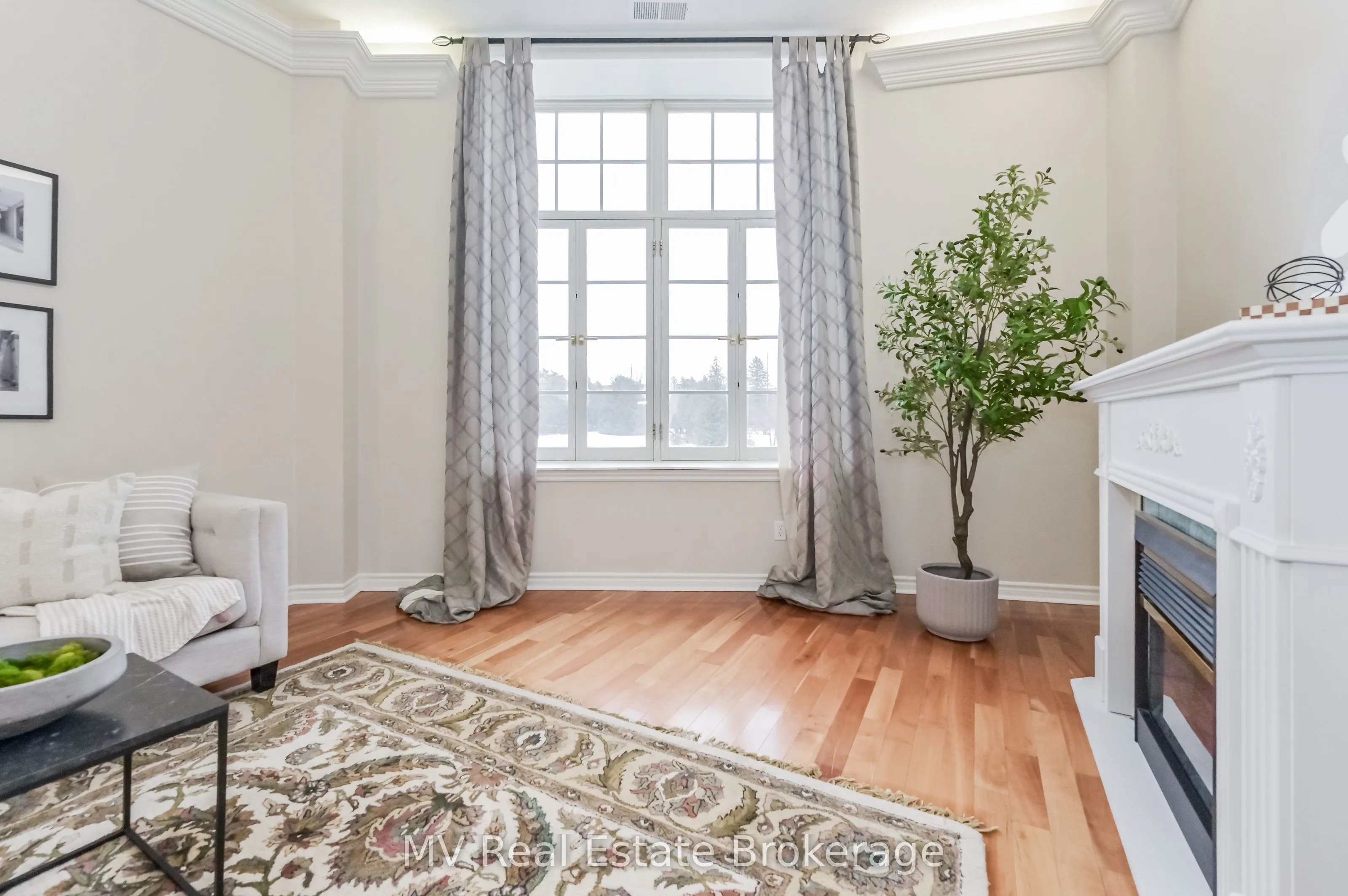 478 St Andrew Street E, #104