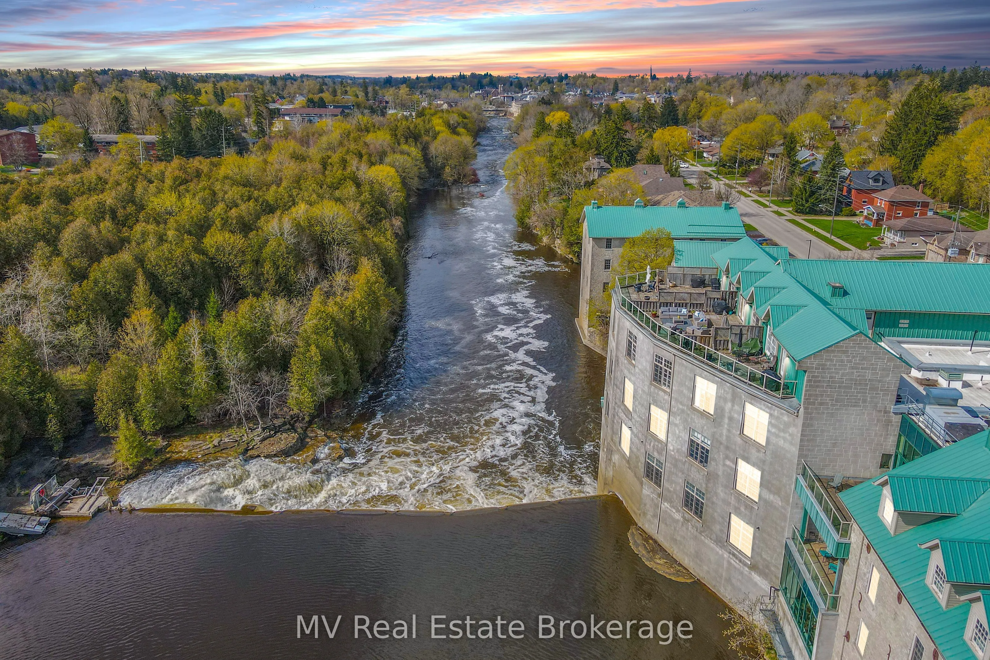 478 St Andrew Street E, #104