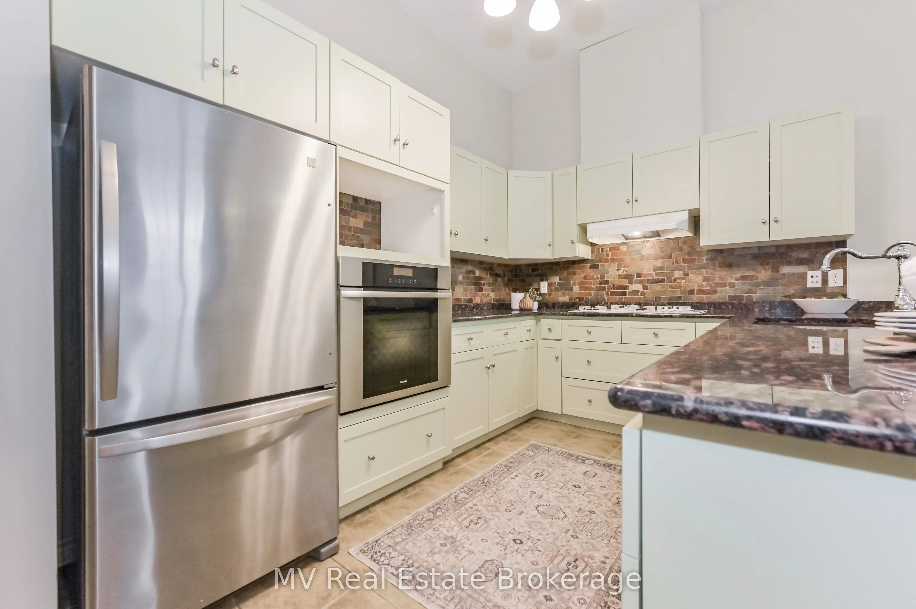 478 St Andrew Street E, #104