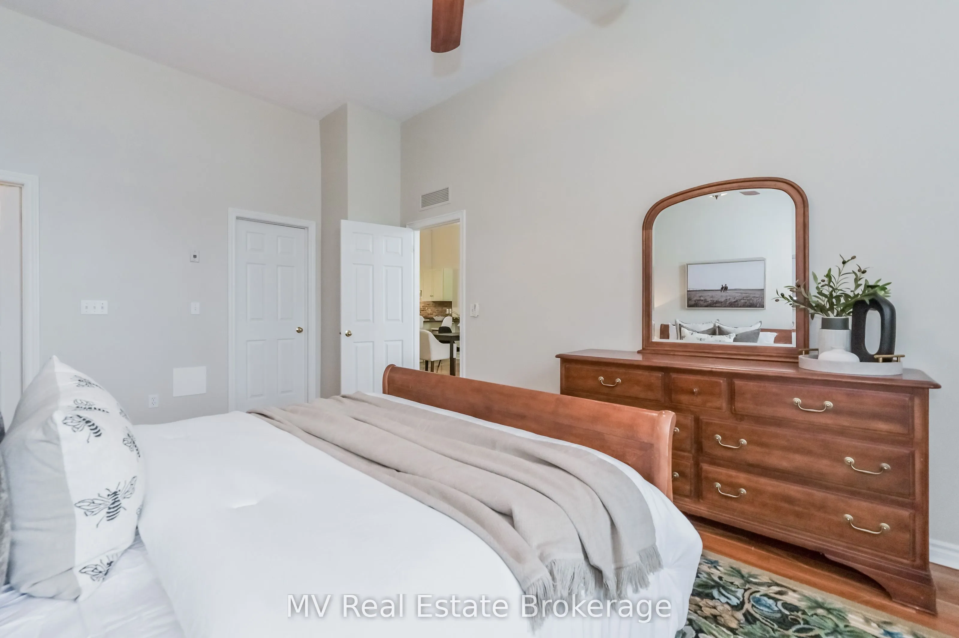 478 St Andrew Street E, #104