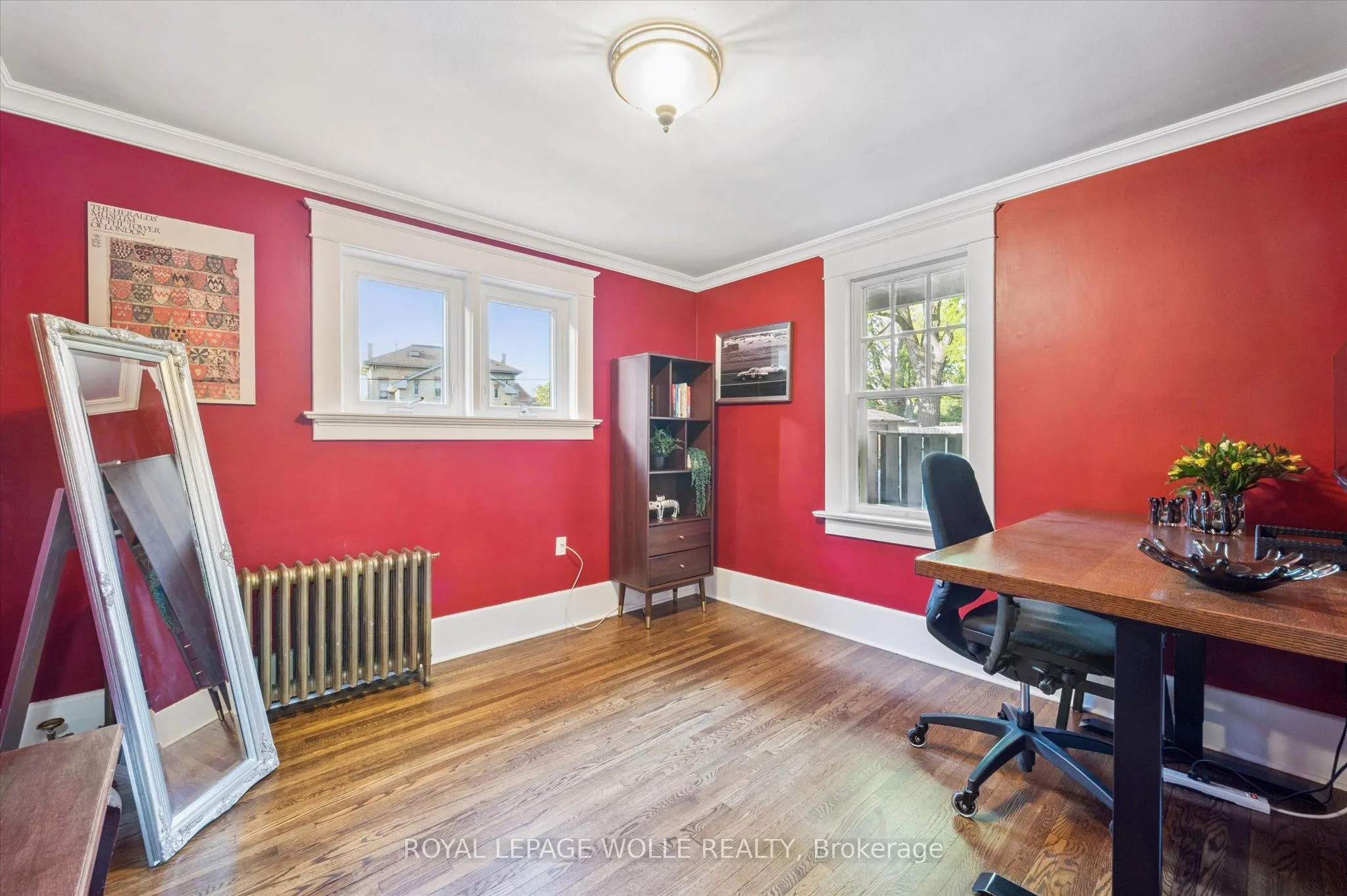76 Ahrens Street W