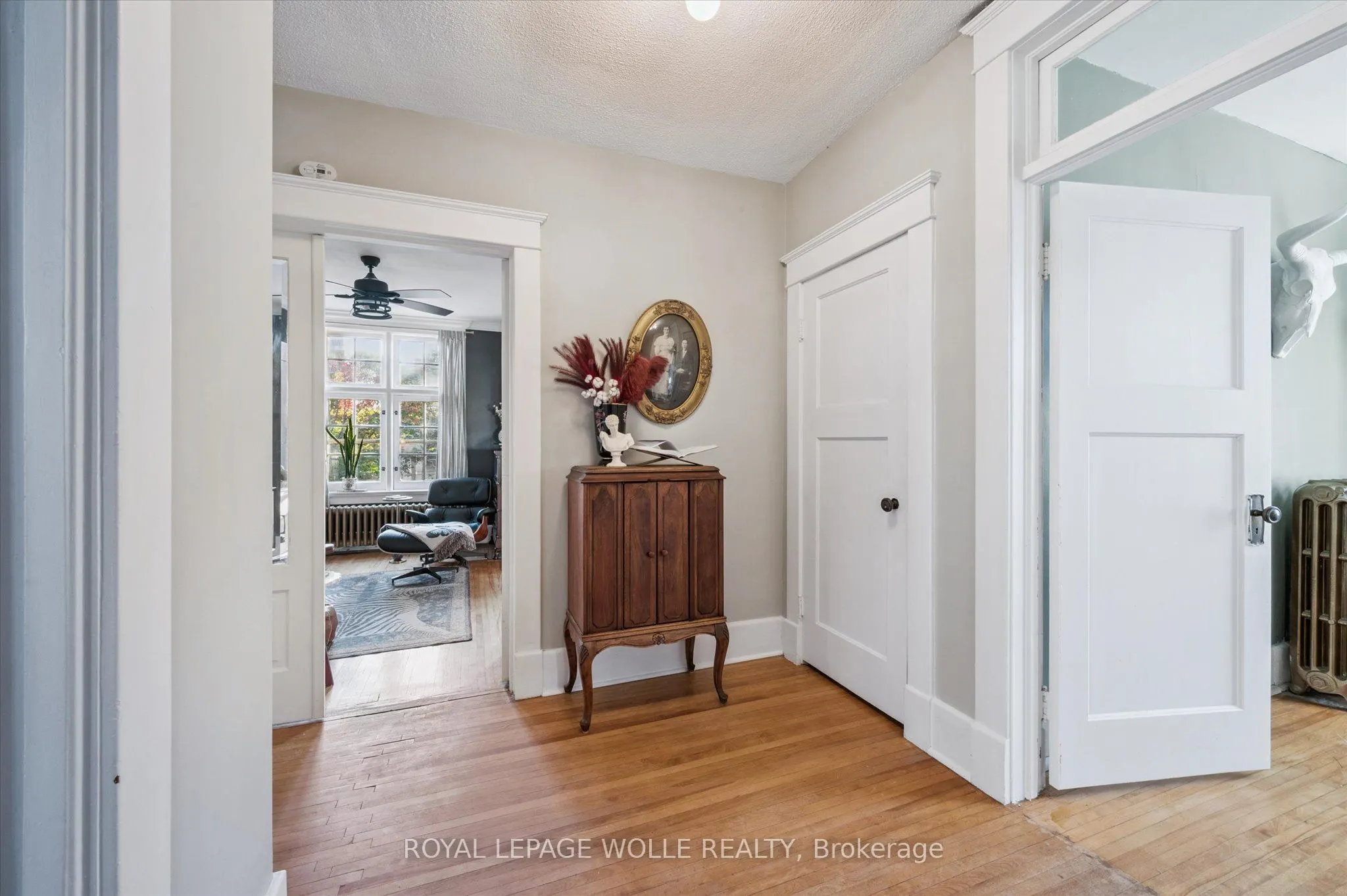 76 Ahrens Street W
