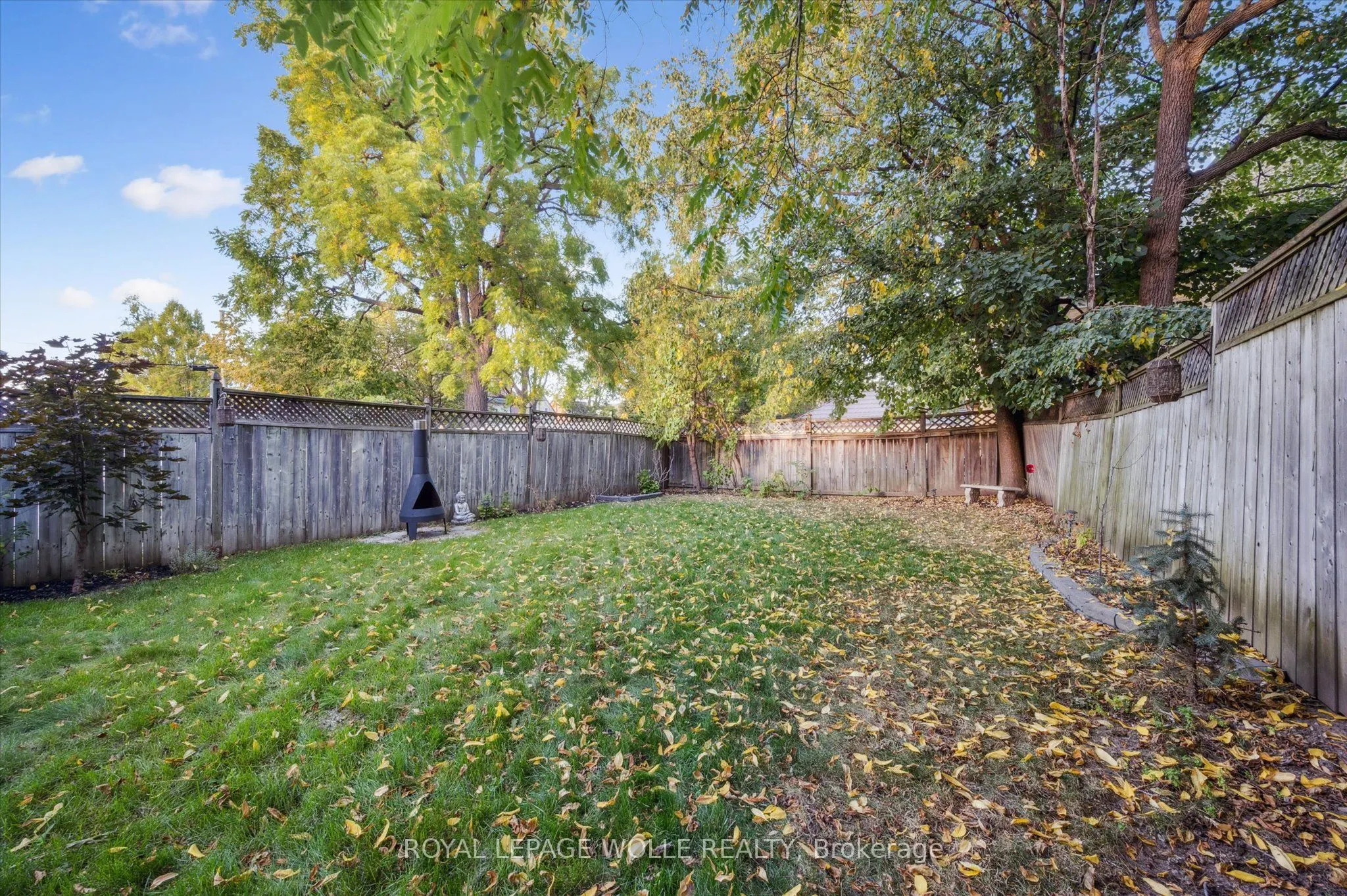 76 Ahrens Street W