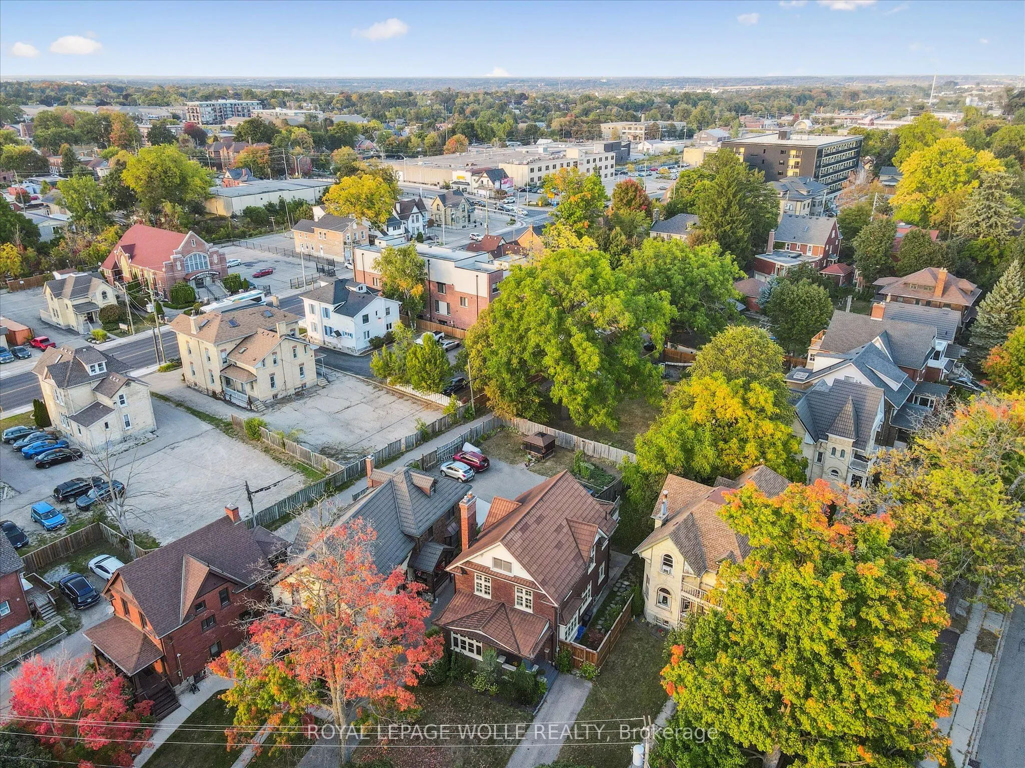 76 Ahrens Street W