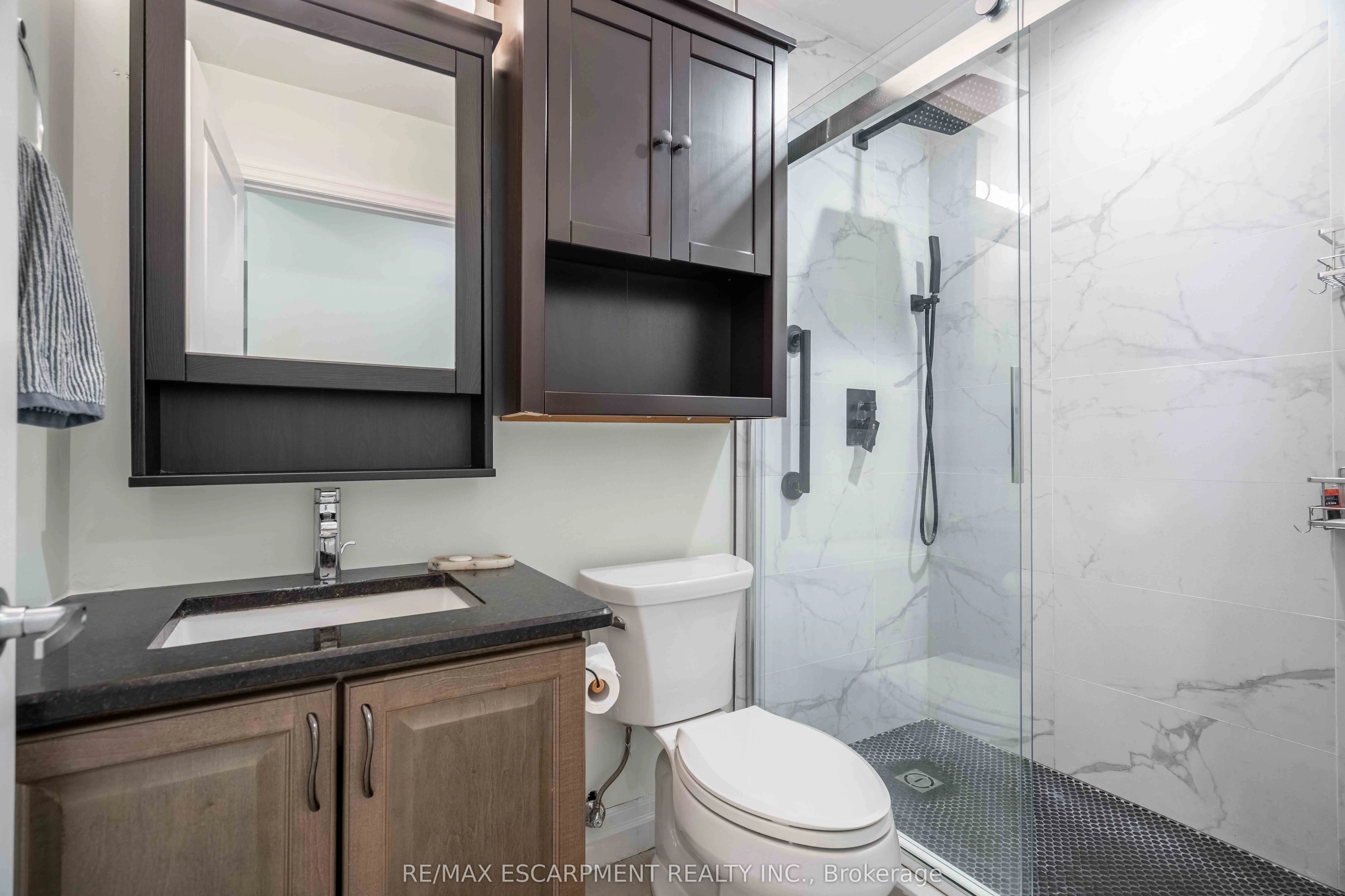 90 CHARLTON Avenue W, #409