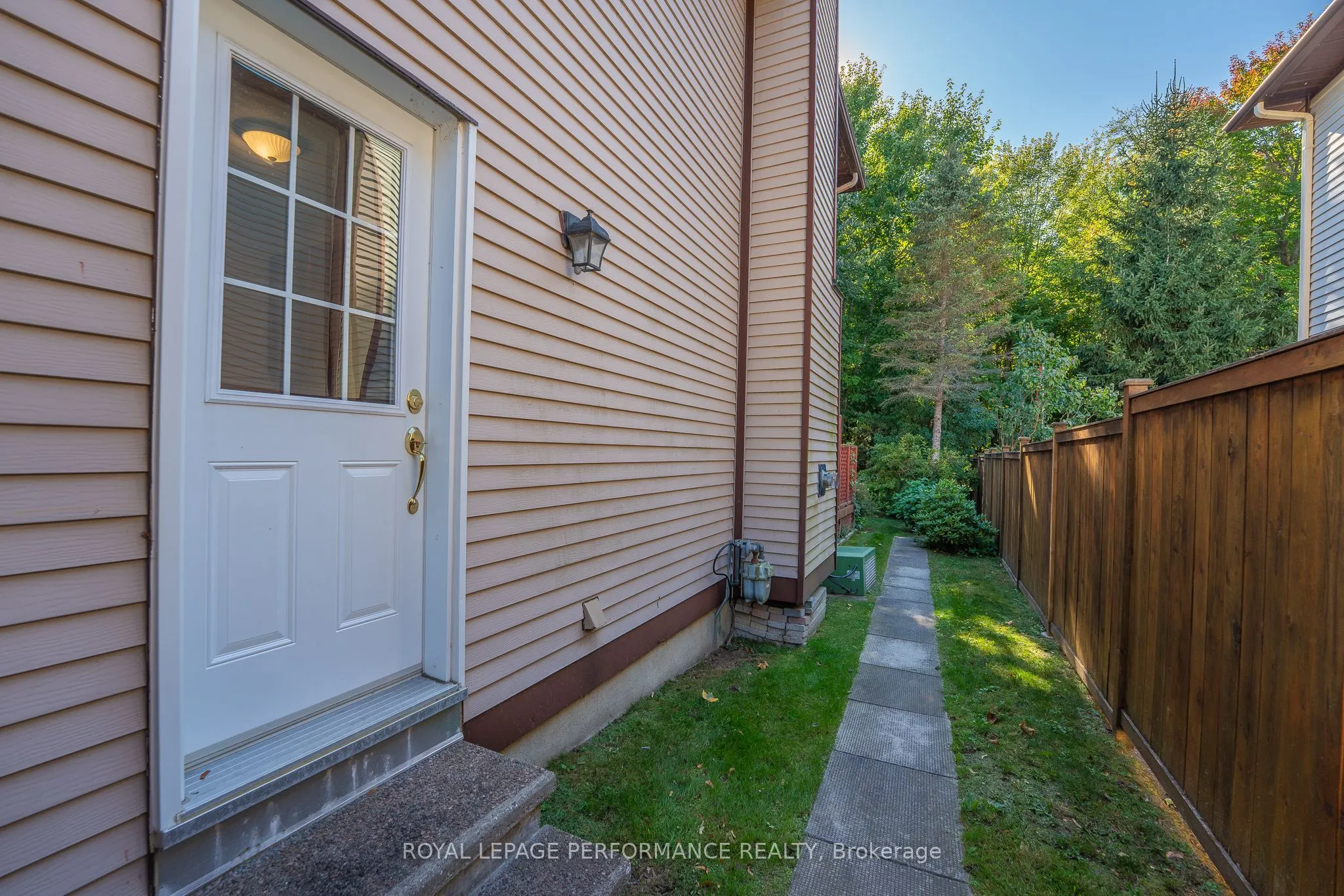 1848 Thistleleaf Crescent