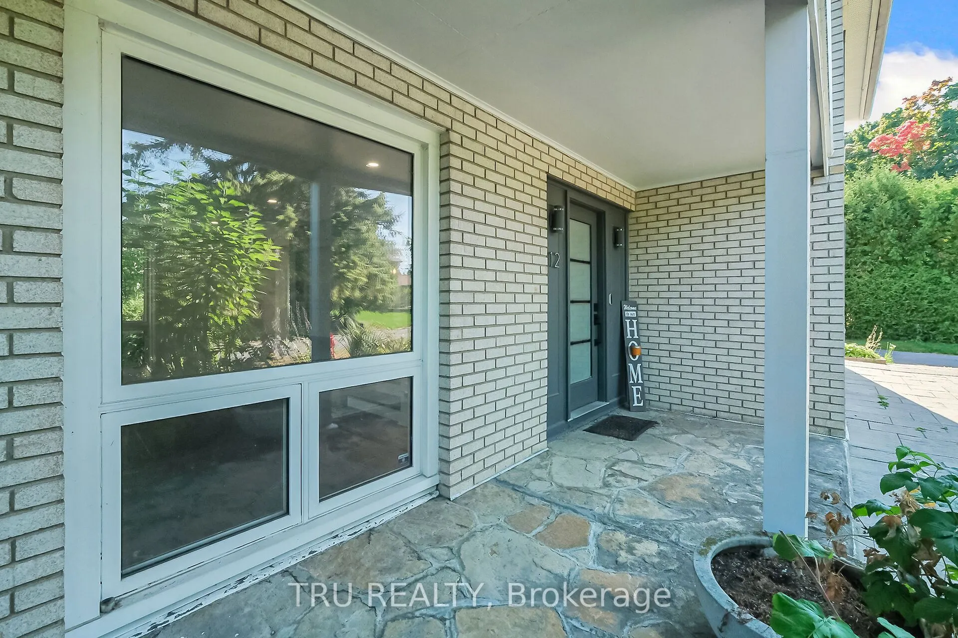 12 Apache Crescent