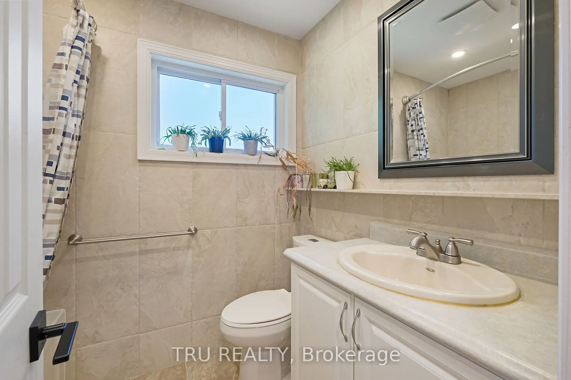 12 Apache Crescent