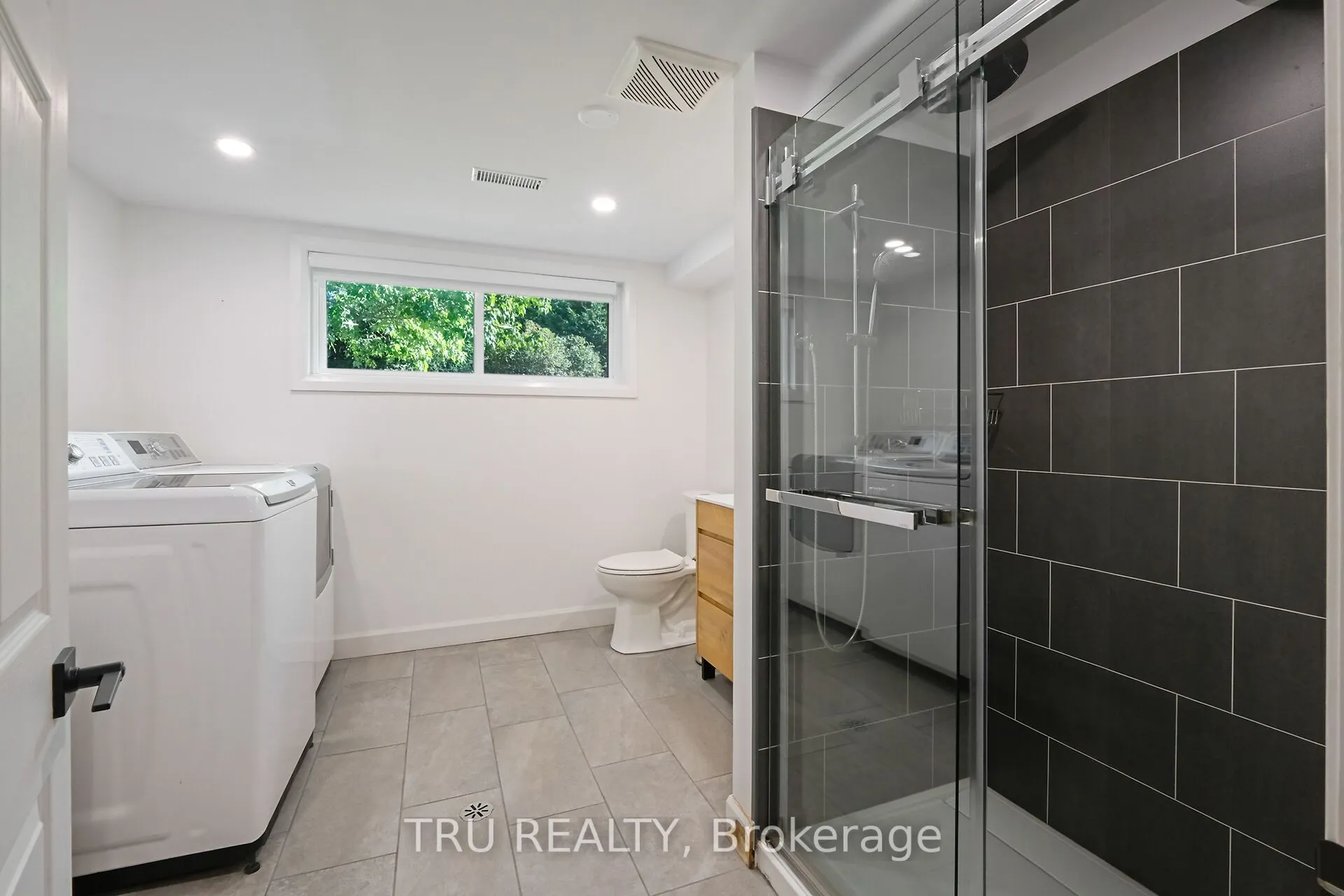 12 Apache Crescent