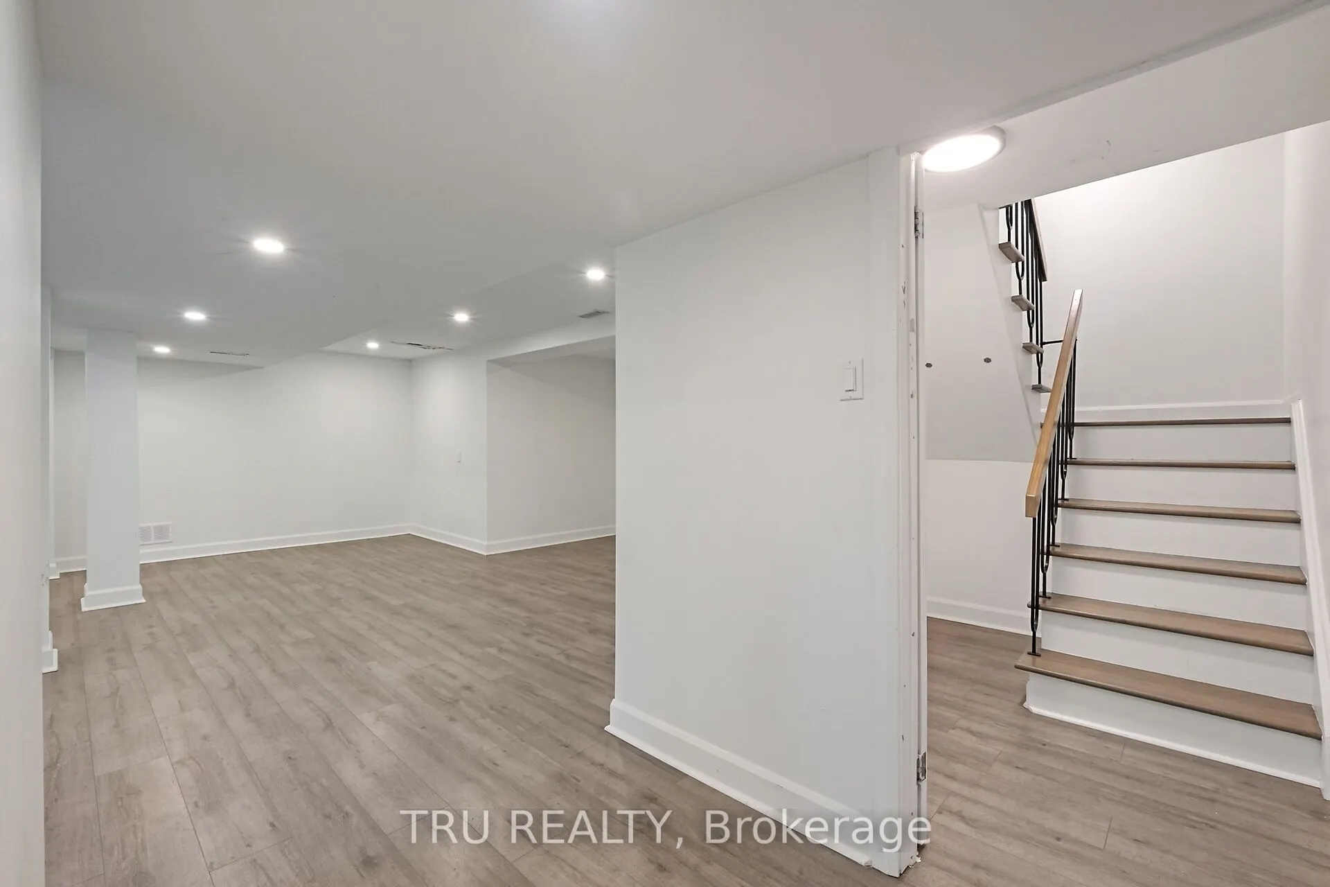 12 Apache Crescent