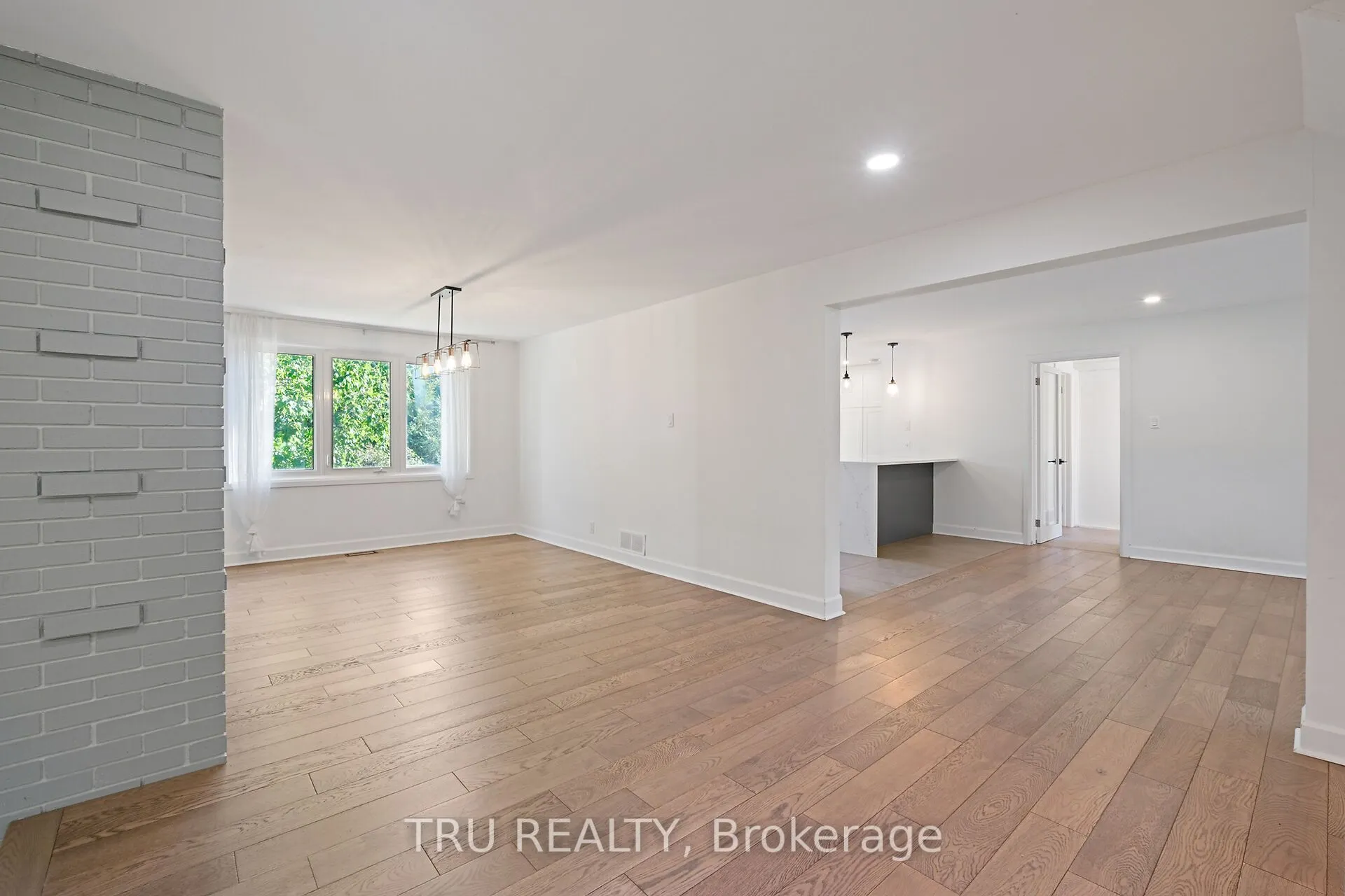 12 Apache Crescent