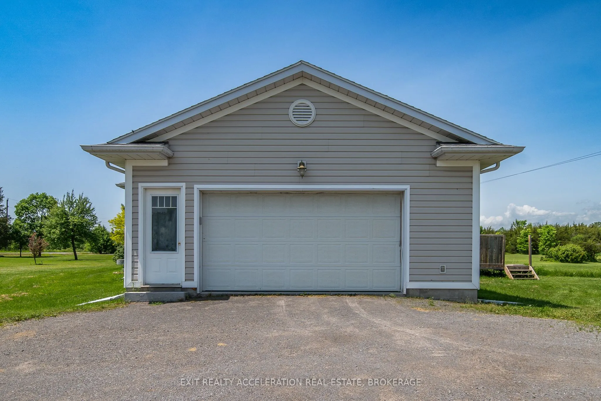 1633 Lazier Road