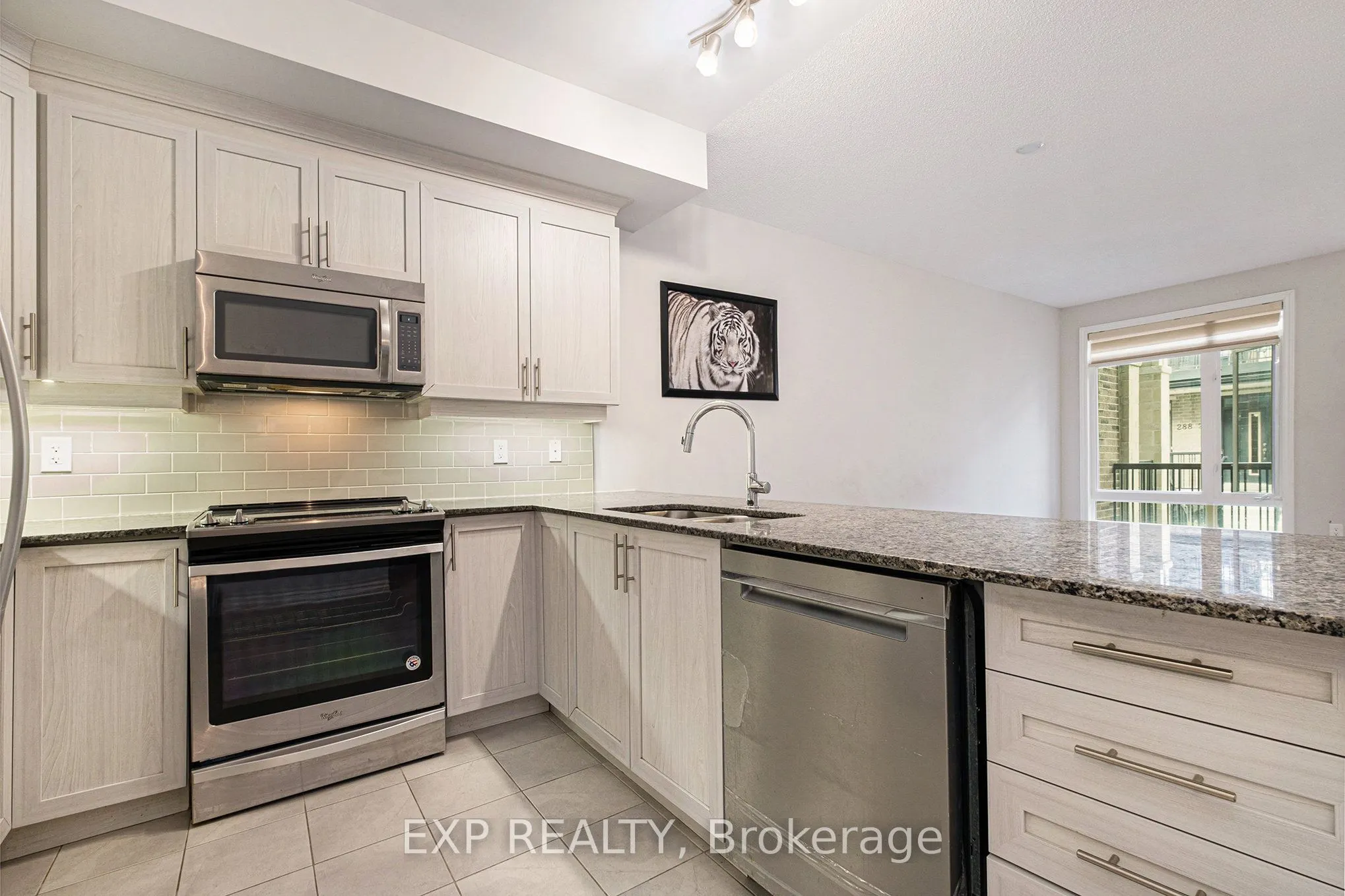 274 Pembina Private, #87