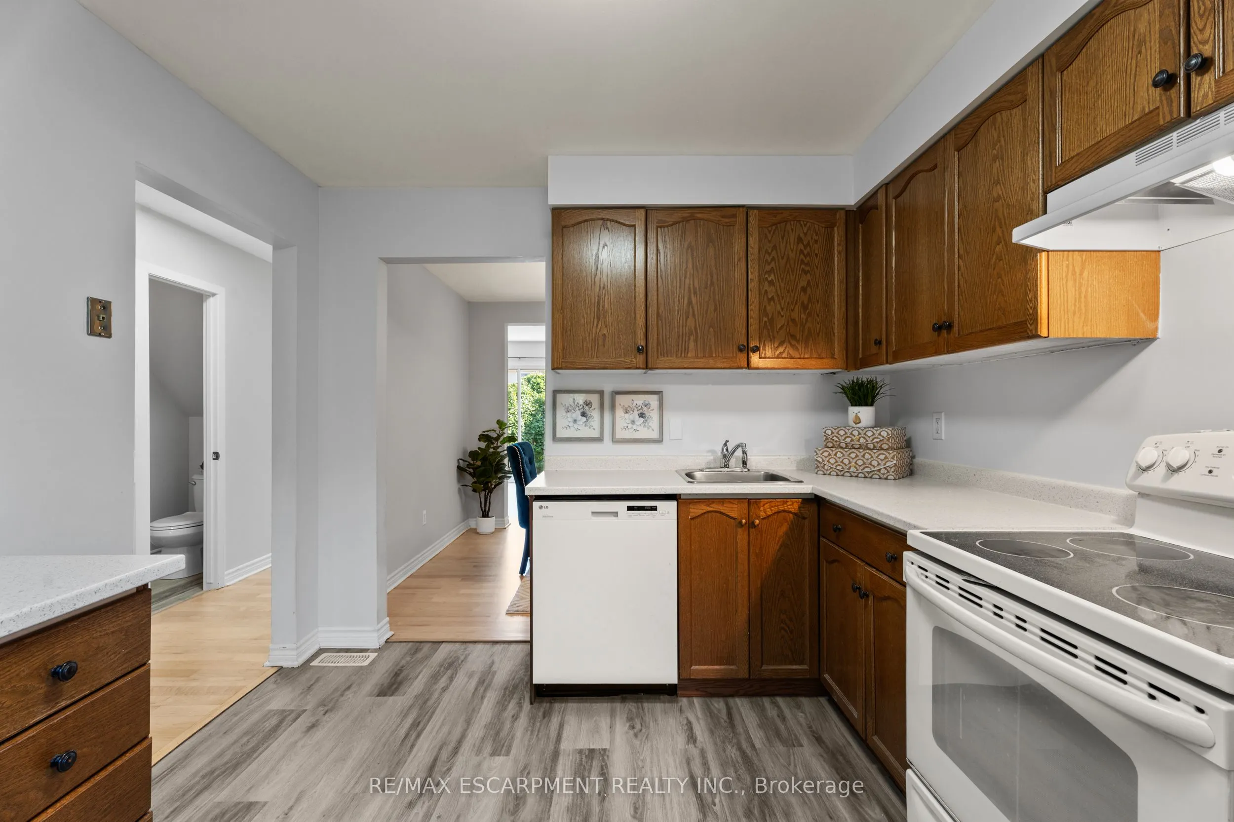 924 Mohawk Road W, #F