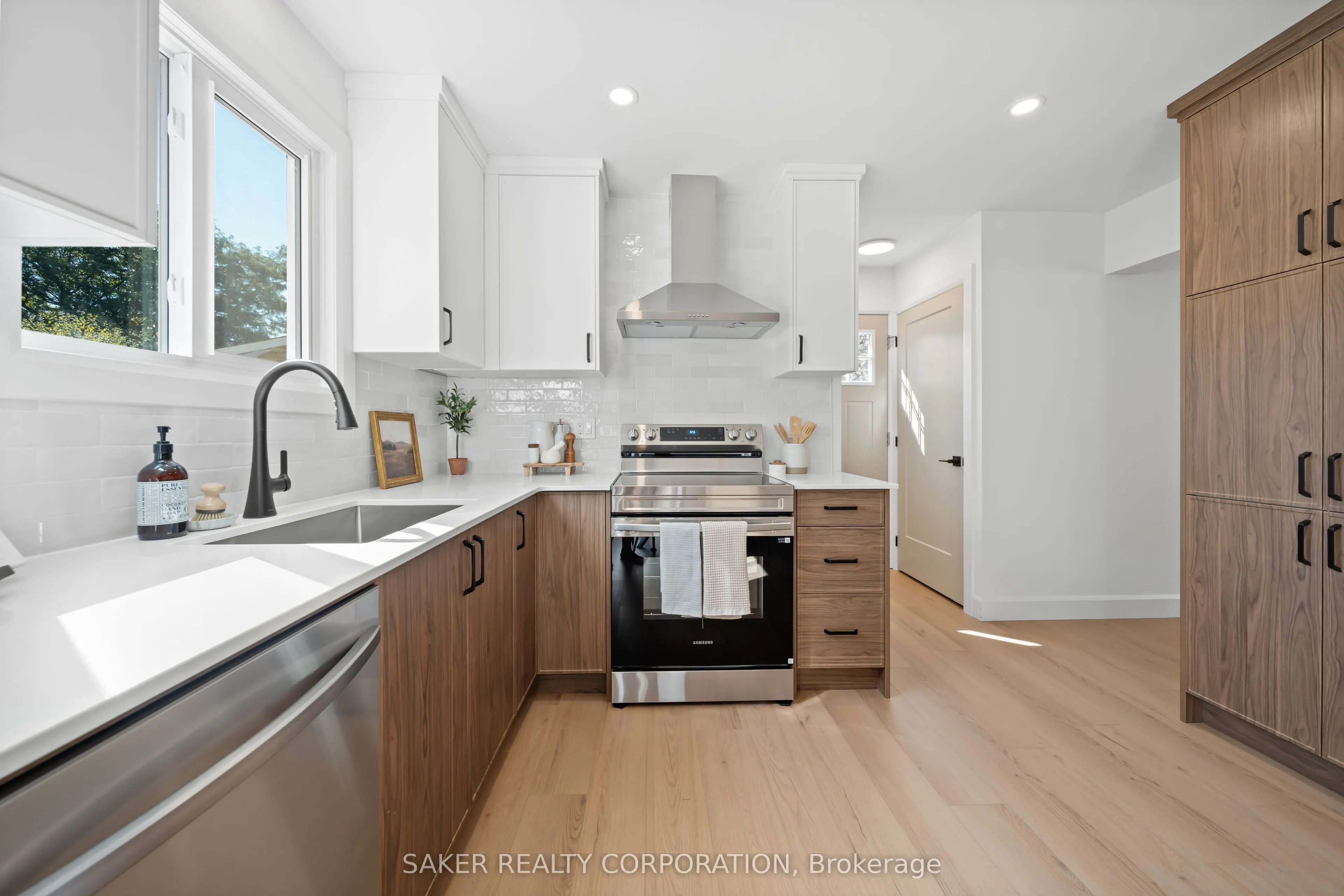 10 Edgemere Crescent