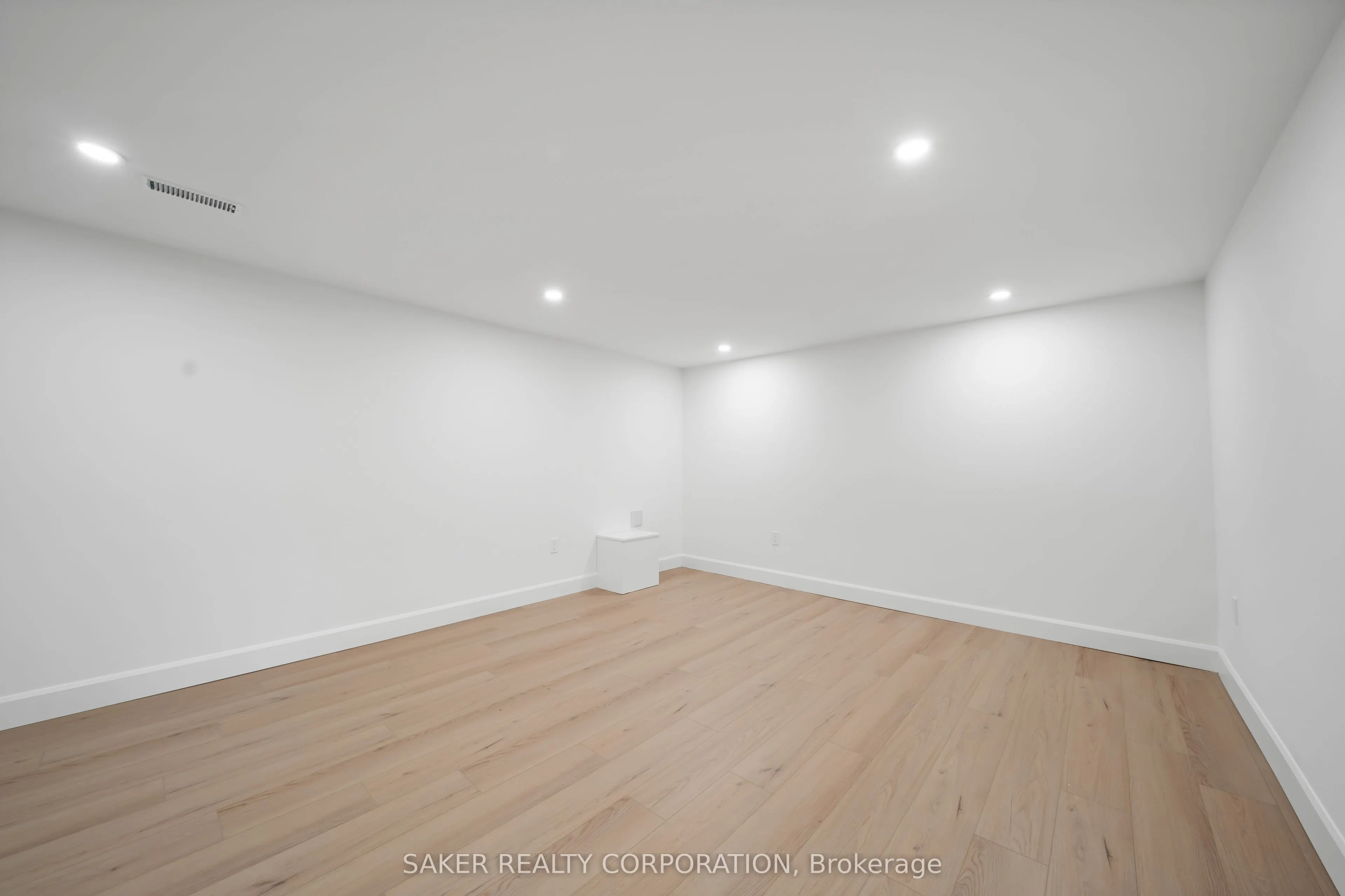 10 Edgemere Crescent
