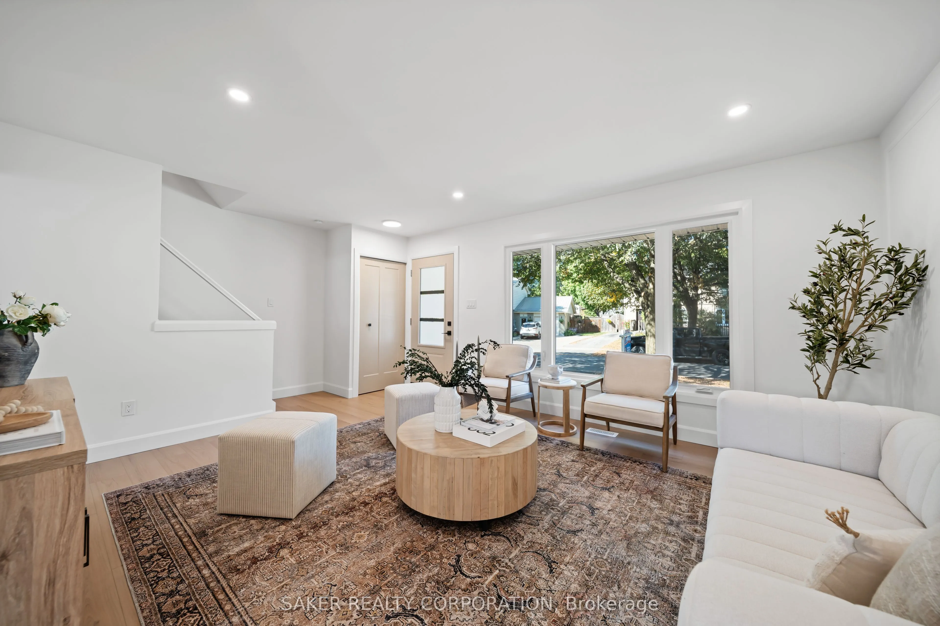 10 Edgemere Crescent