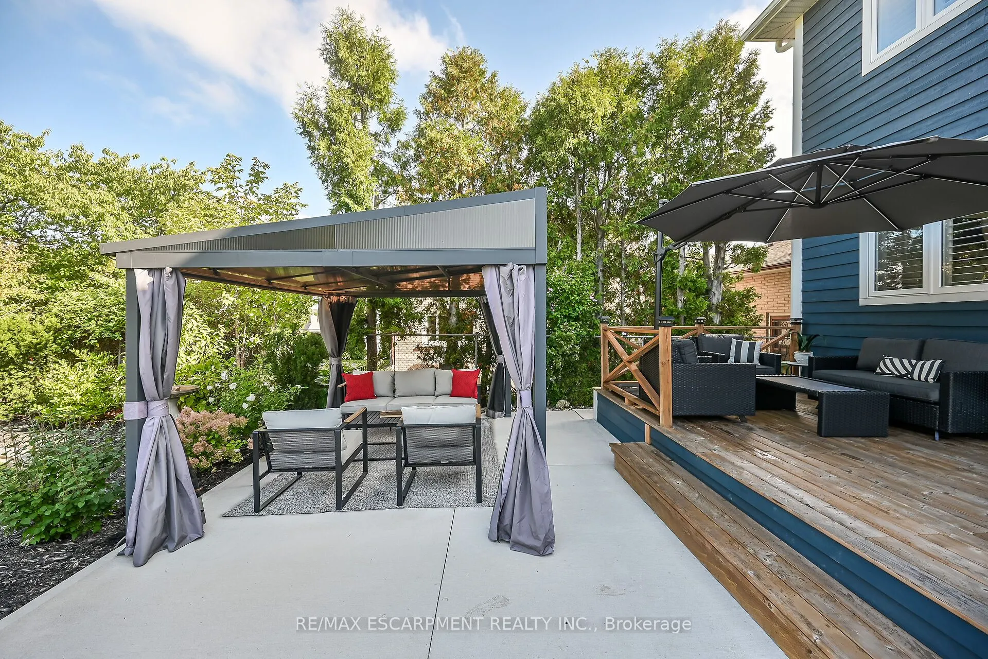 162 RIDGE Street