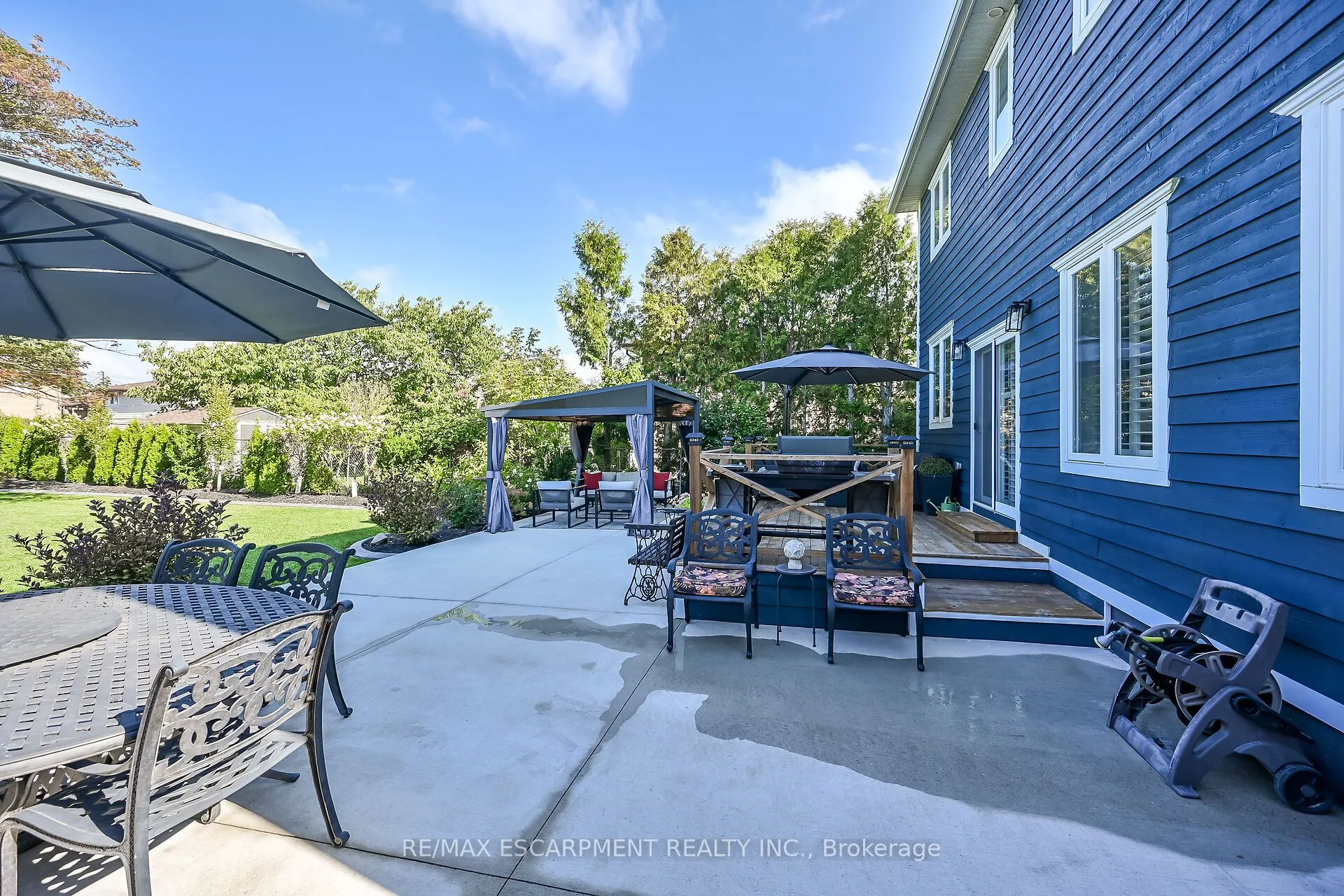 162 RIDGE Street