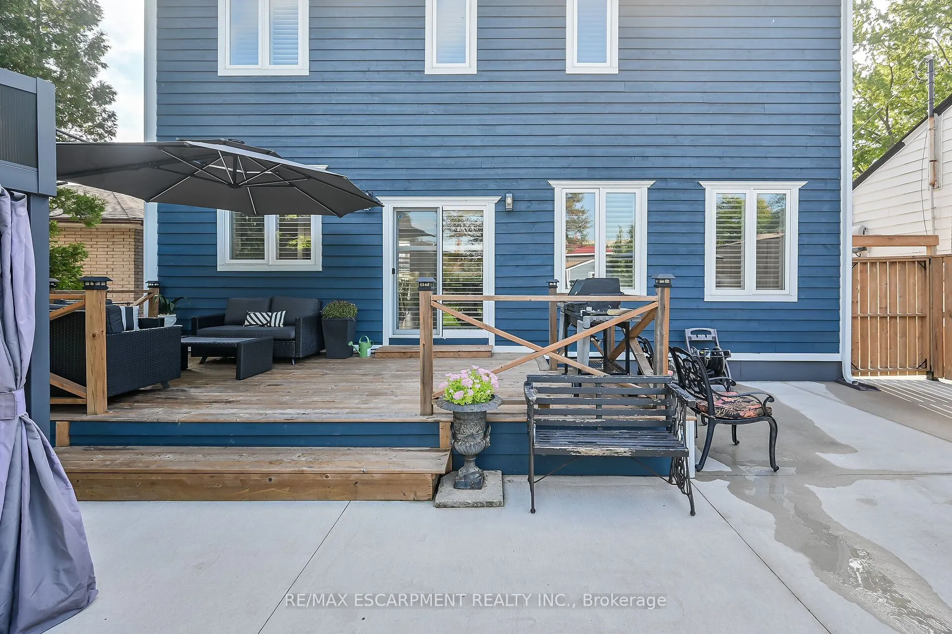 162 RIDGE Street