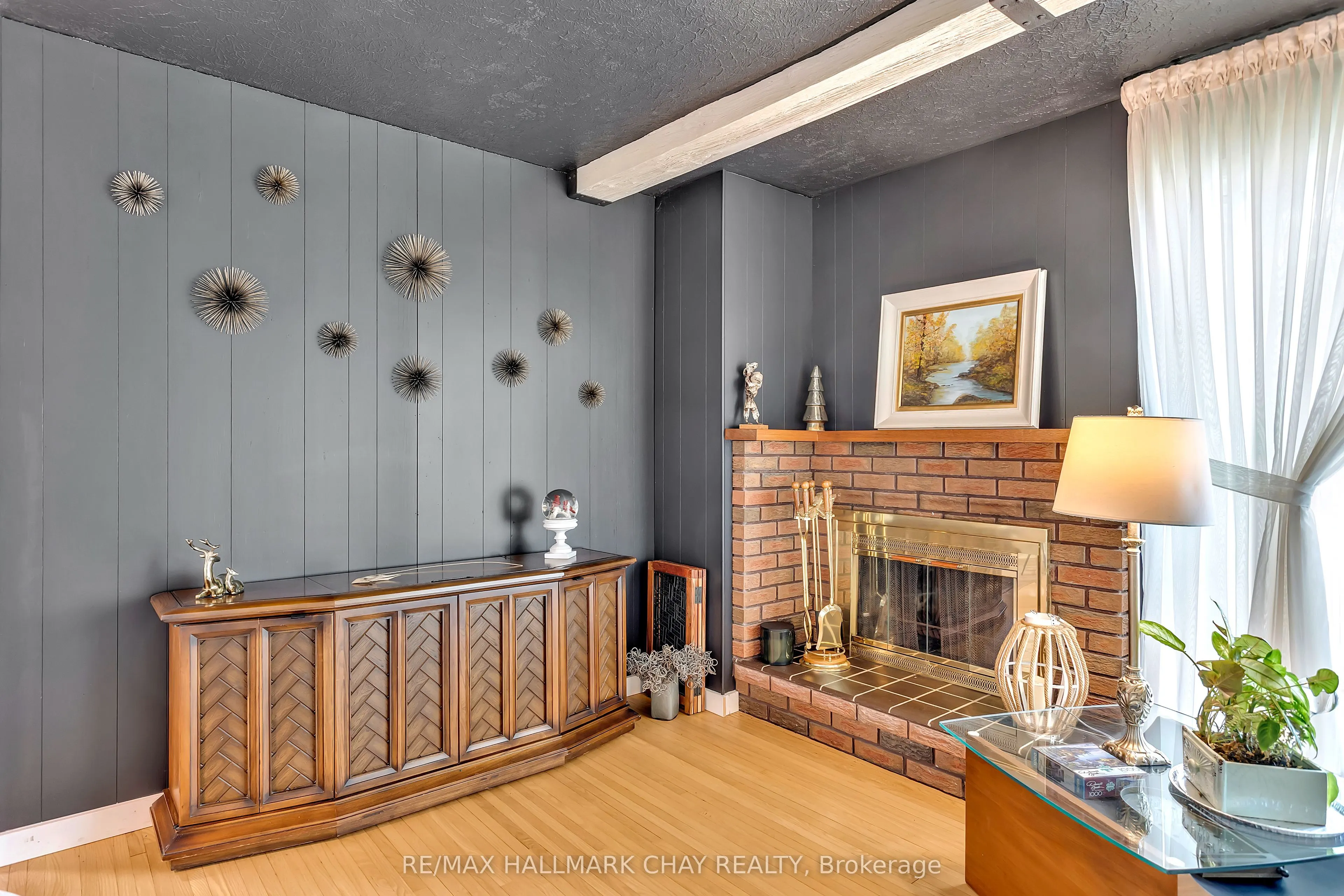 1009 FAIRBAIRN Street
