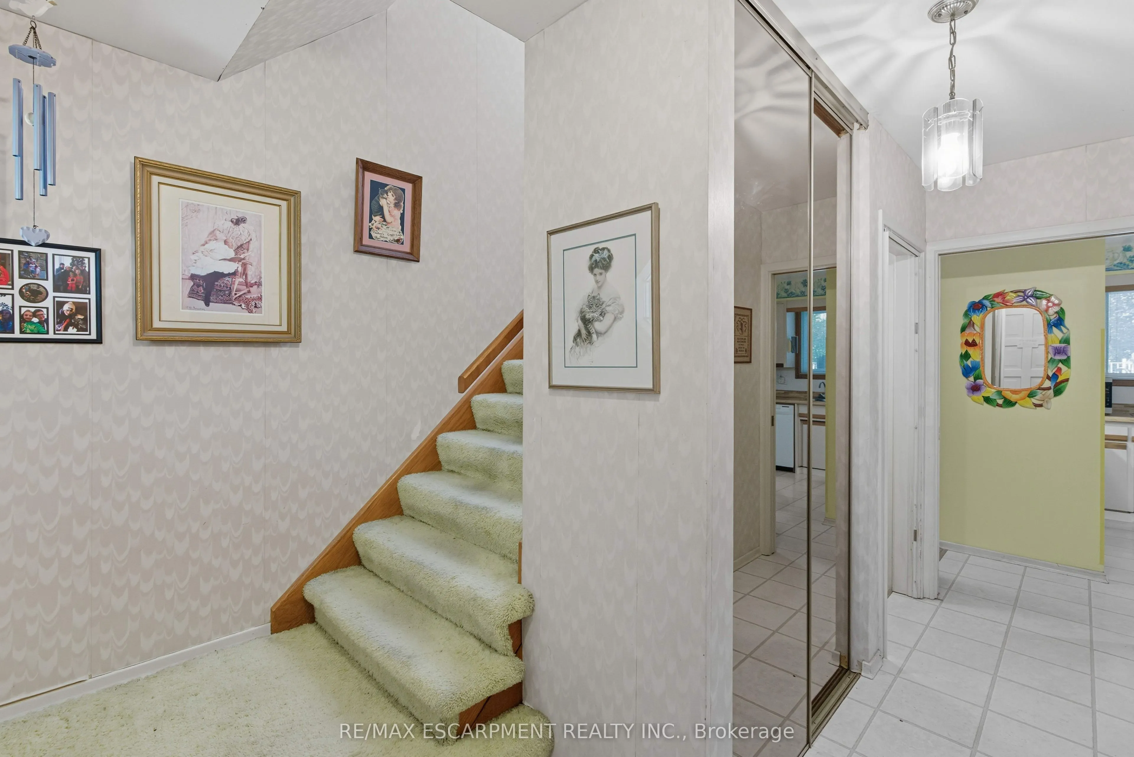 20 Crestwood Drive