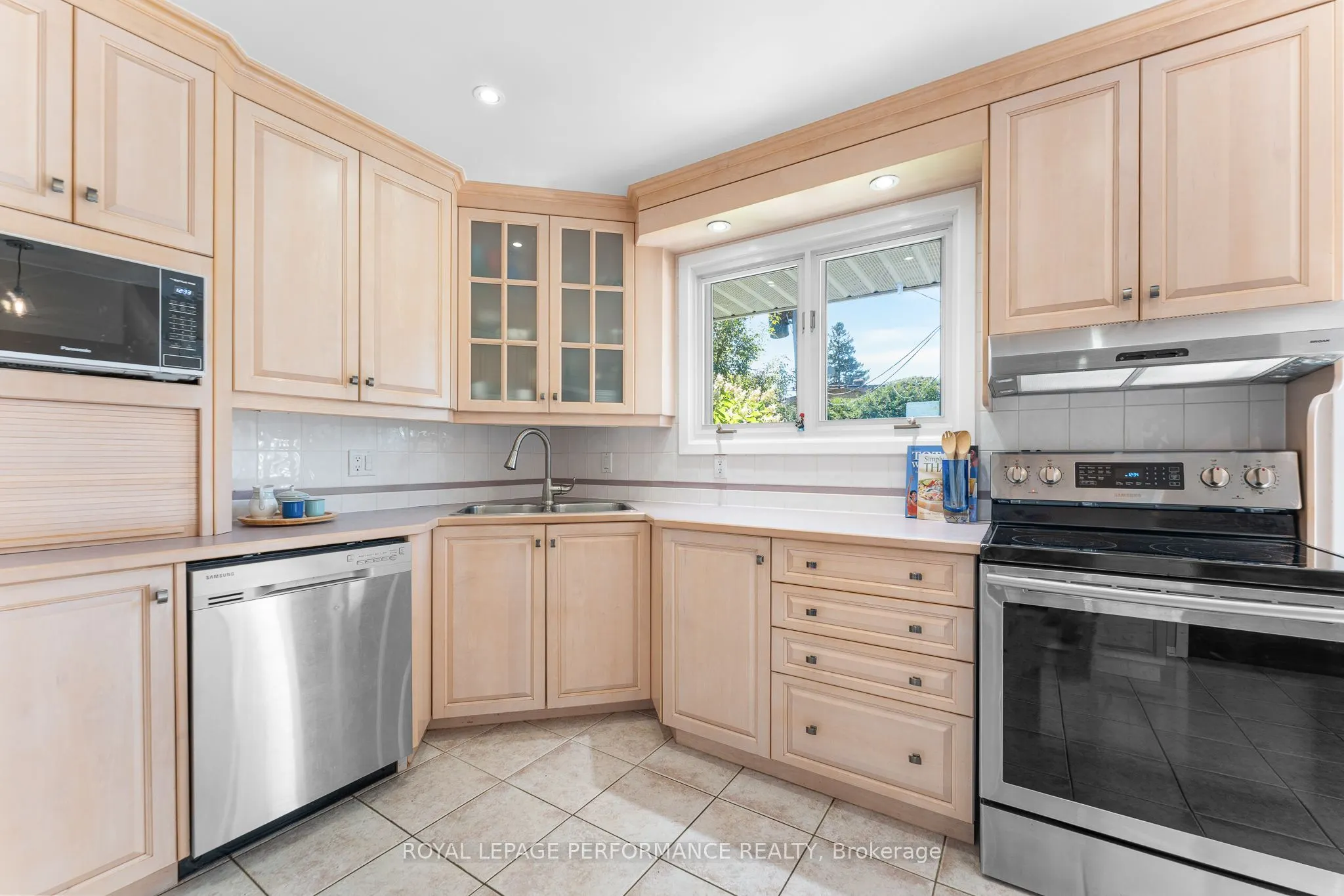 1044 Cromwell Drive