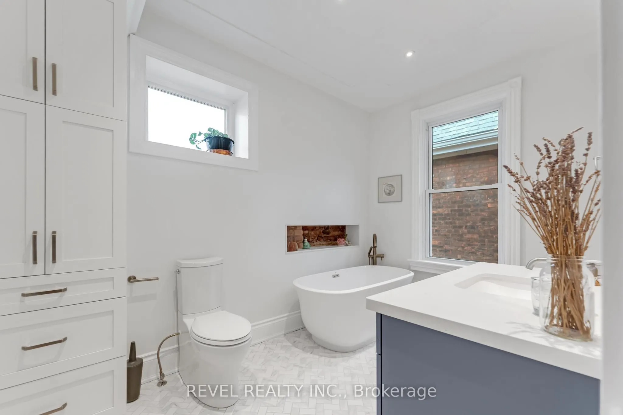 483 King William Street