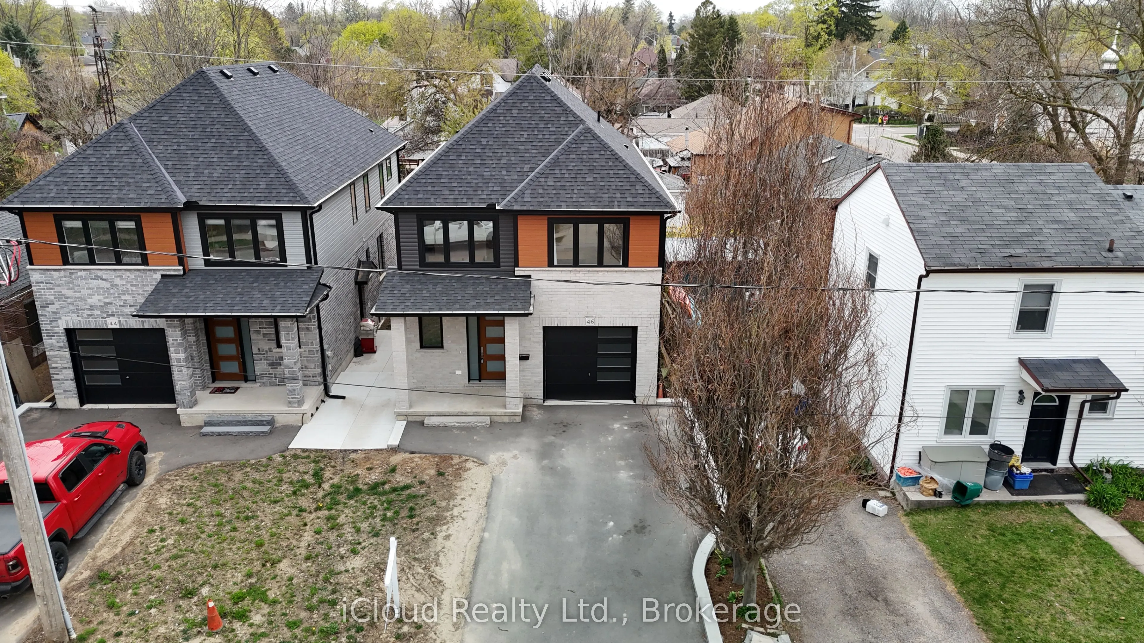 46 Lowell Street N