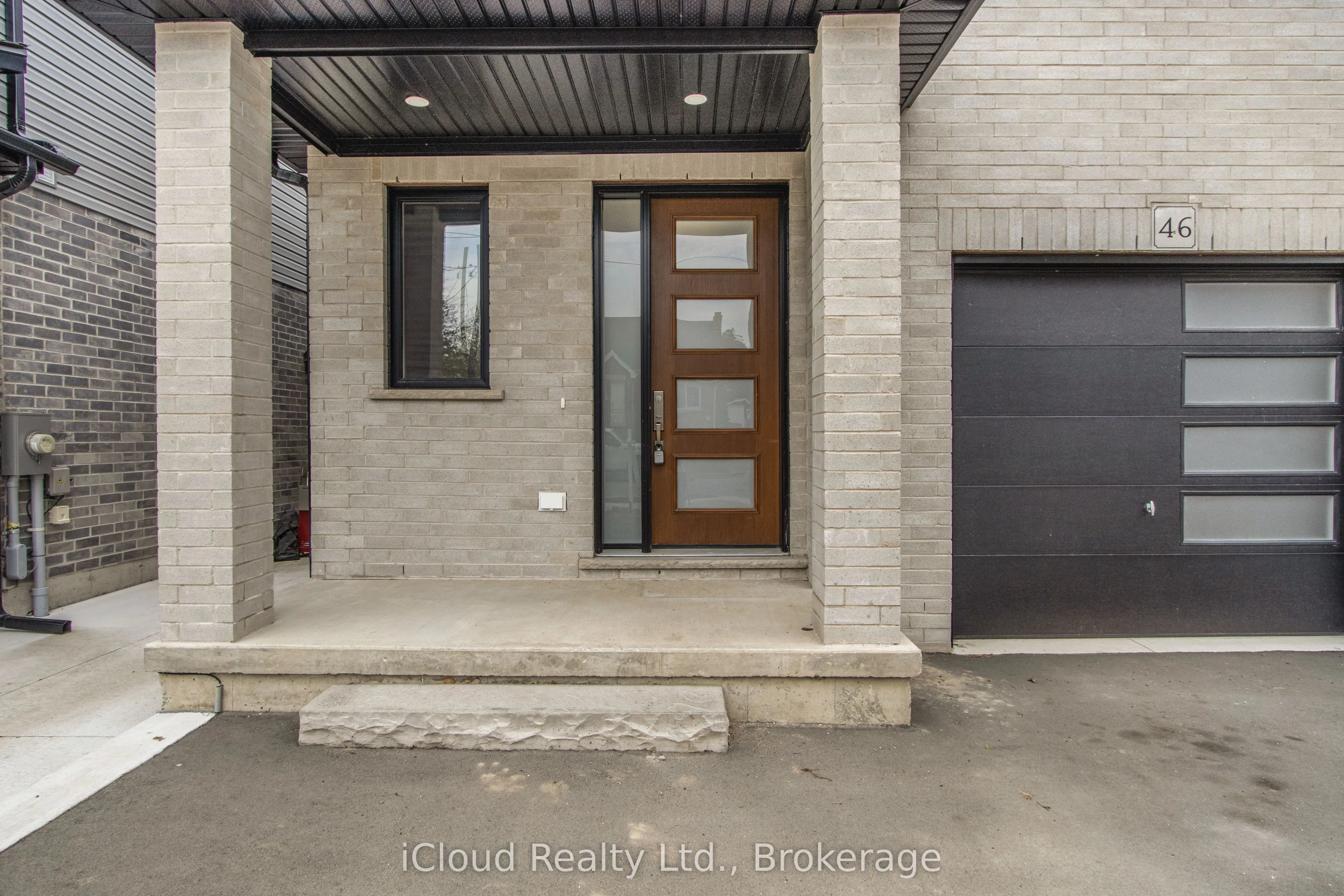 46 Lowell Street N
