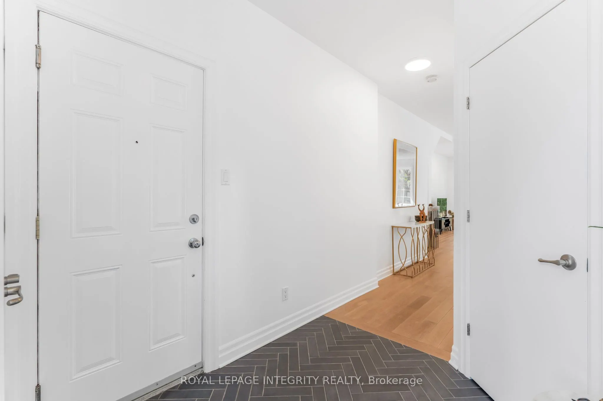 17 Melrose Avenue, #H