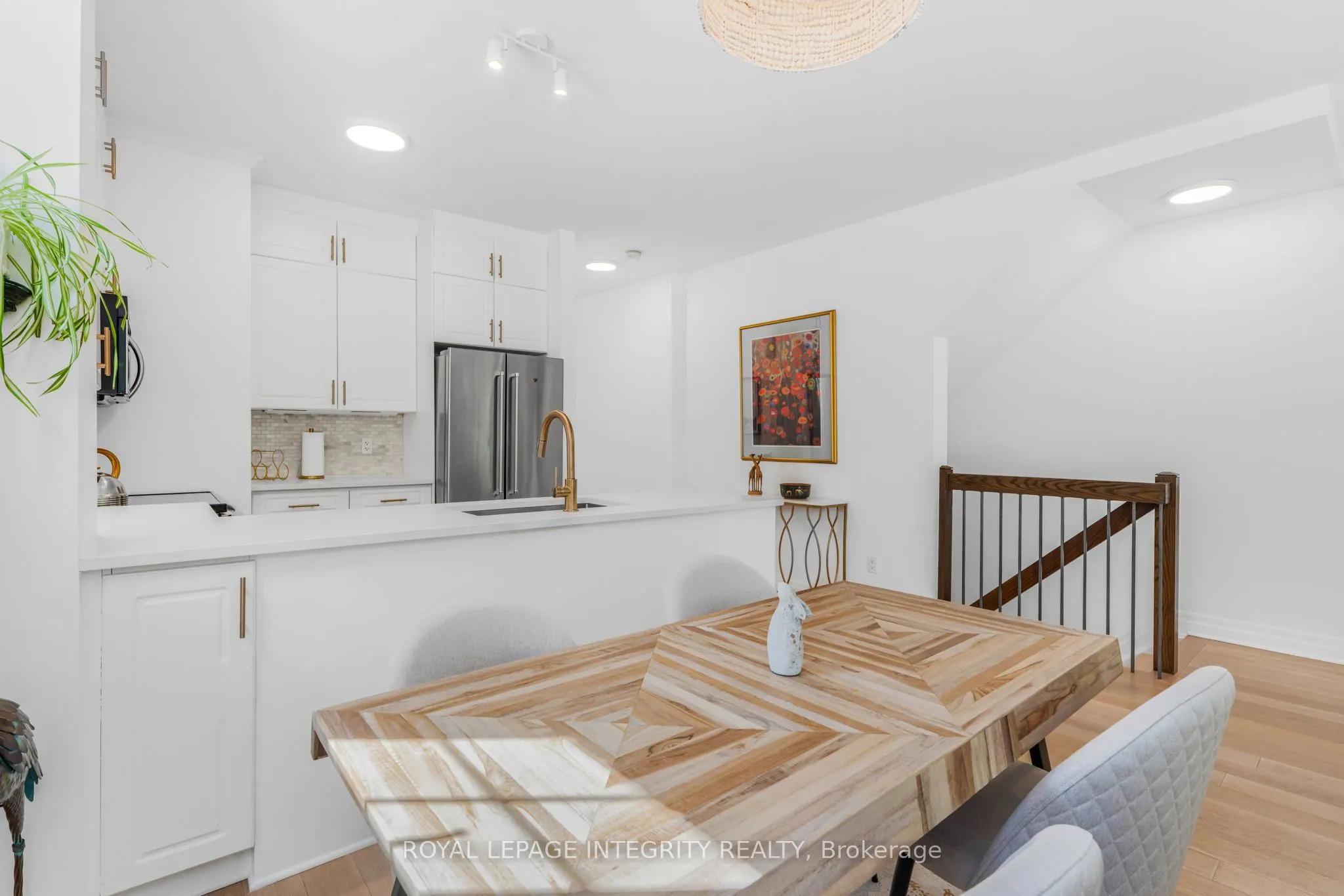 17 Melrose Avenue, #H